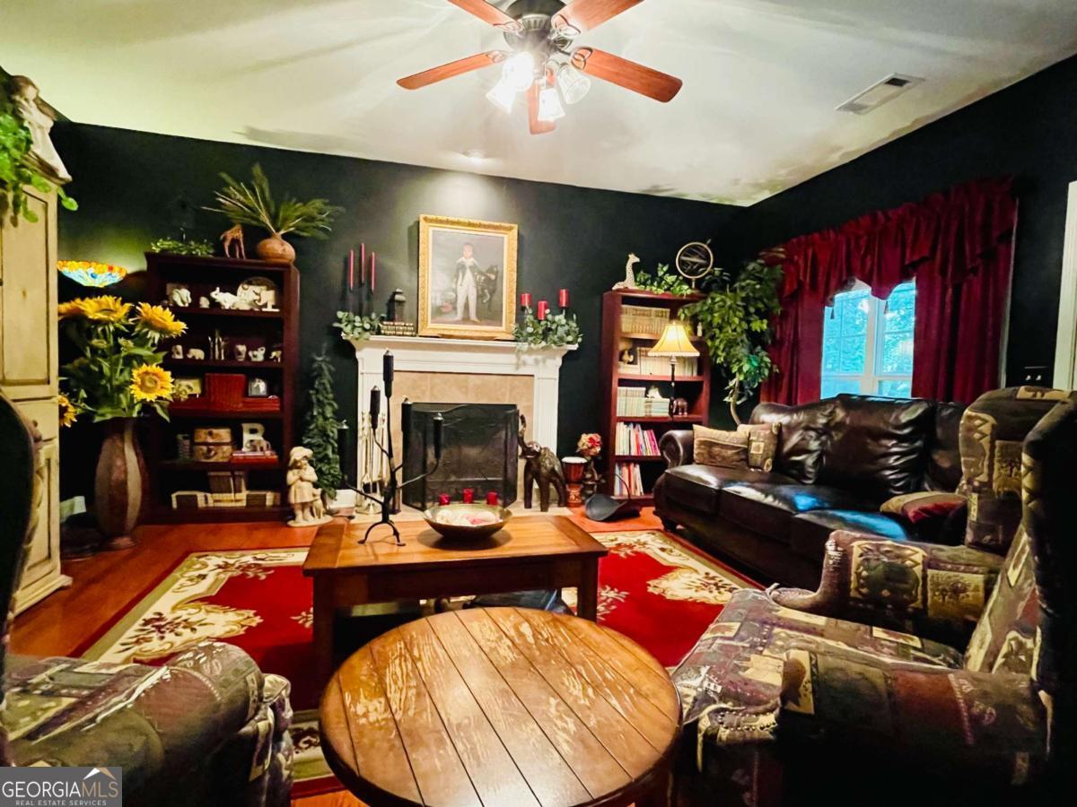 933 Vinings Drive