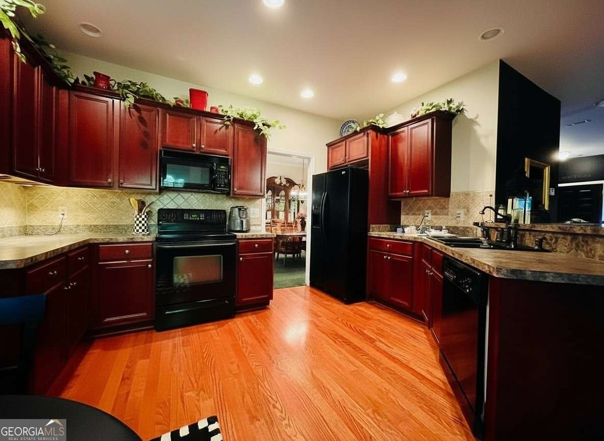 933 Vinings Drive