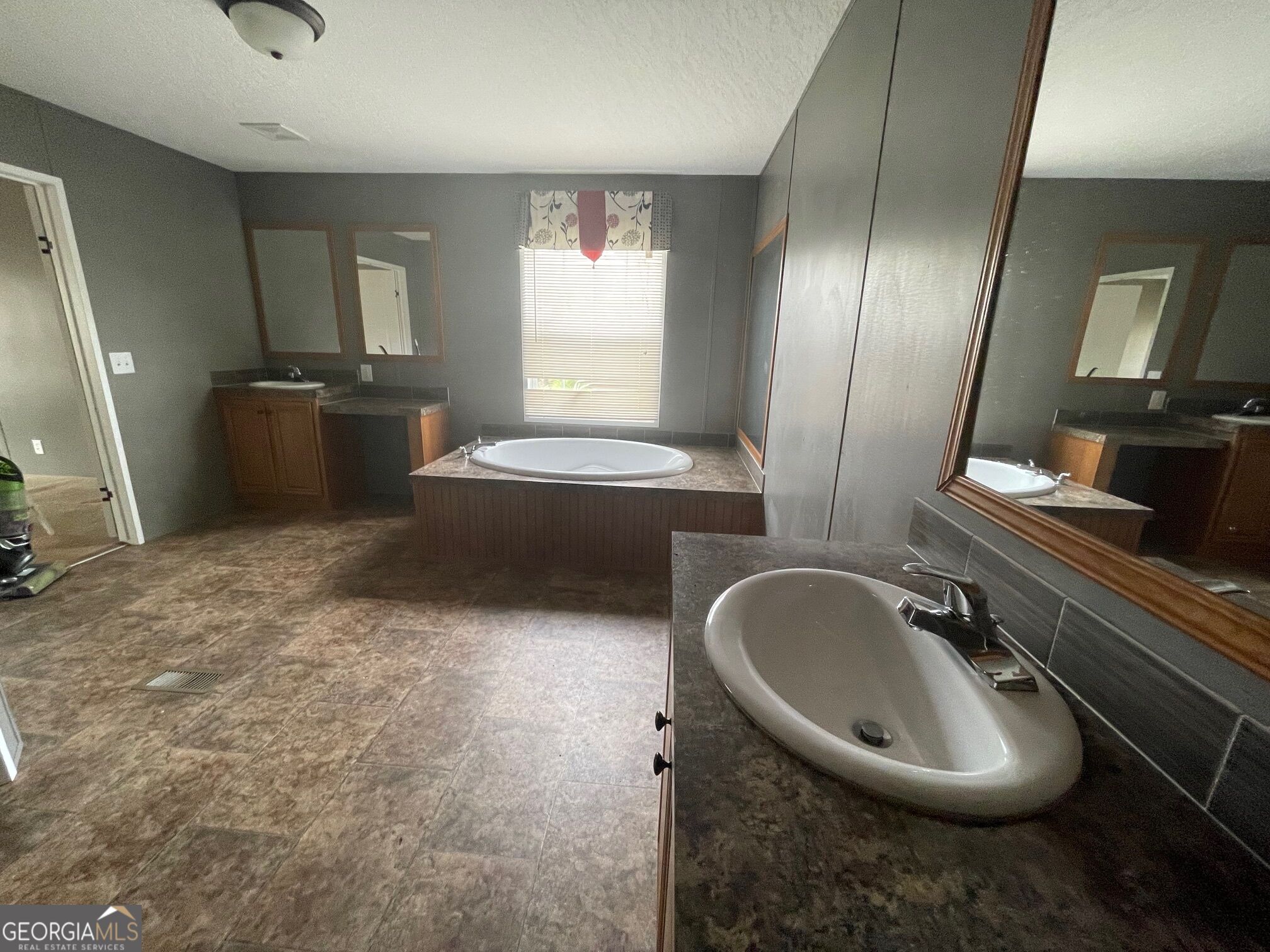 884 Jackson Trail Road