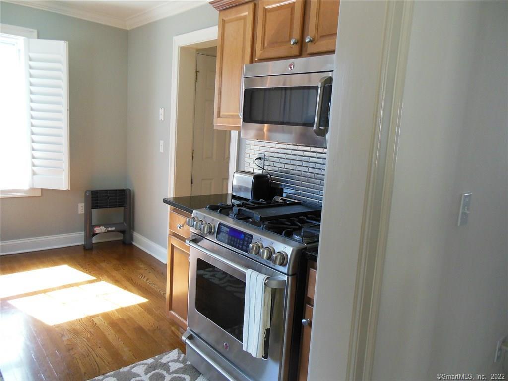 1725 Summer Street 1