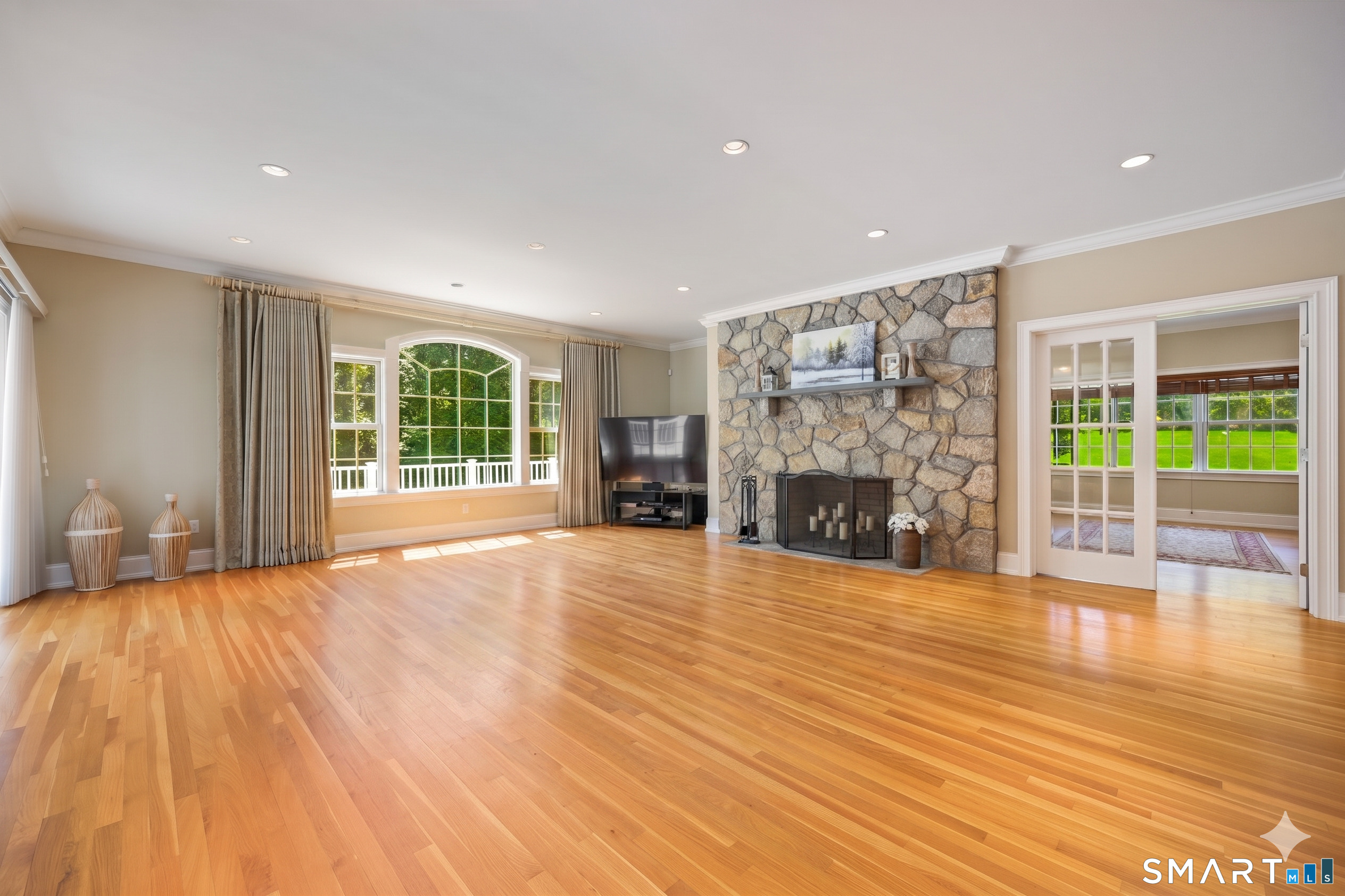 12 Woodbine Way
