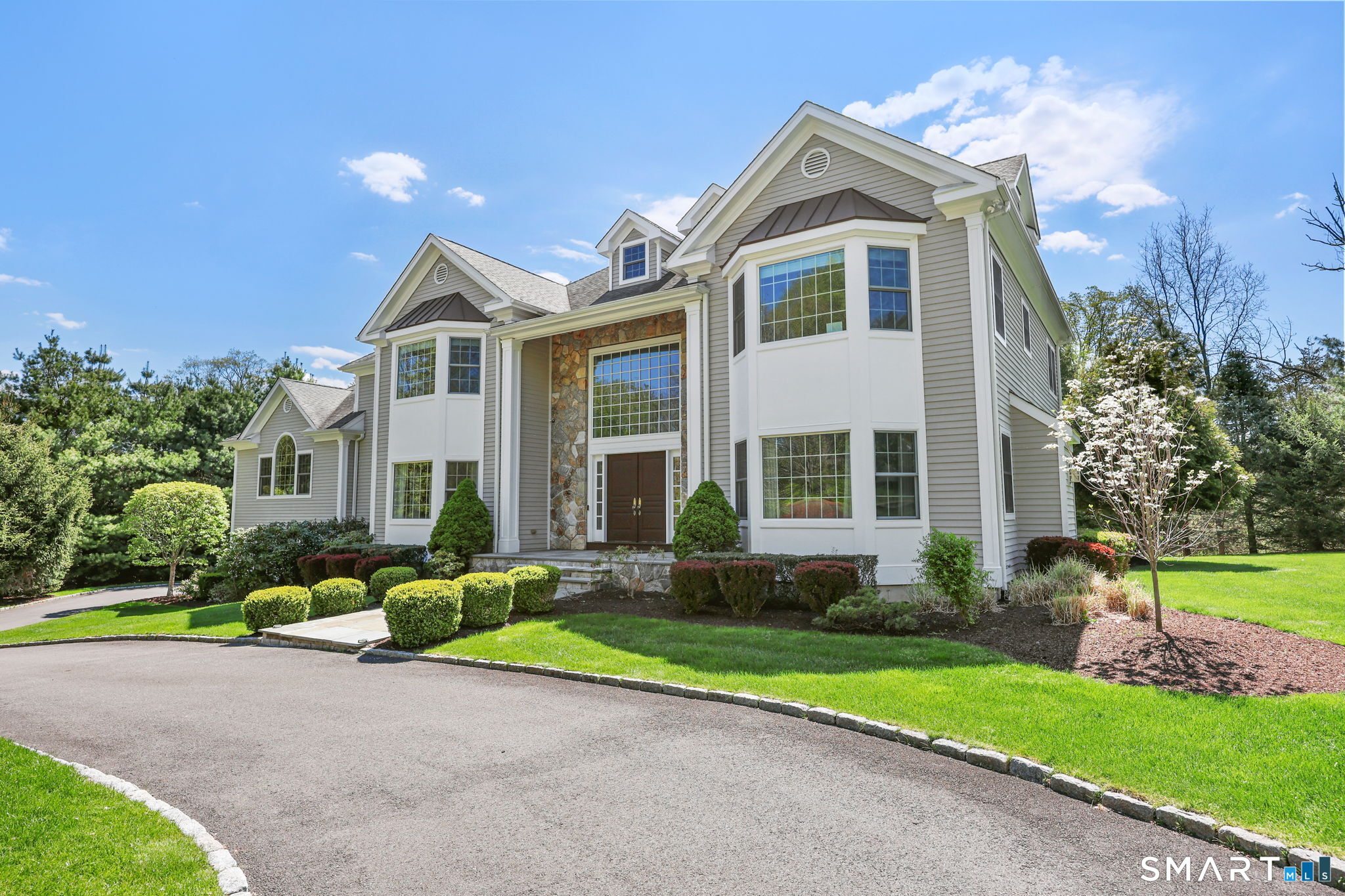 12 Woodbine Way