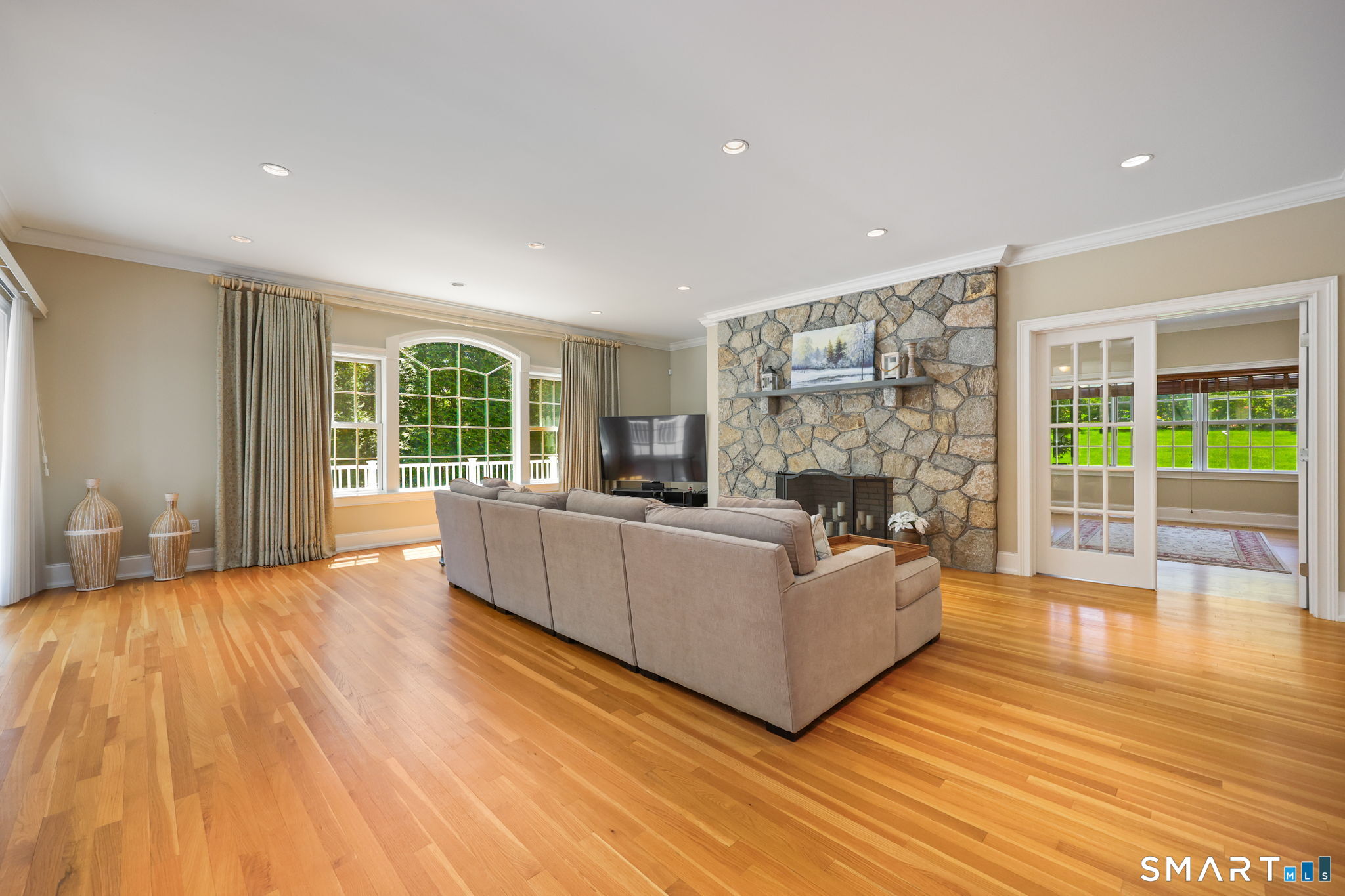 12 Woodbine Way