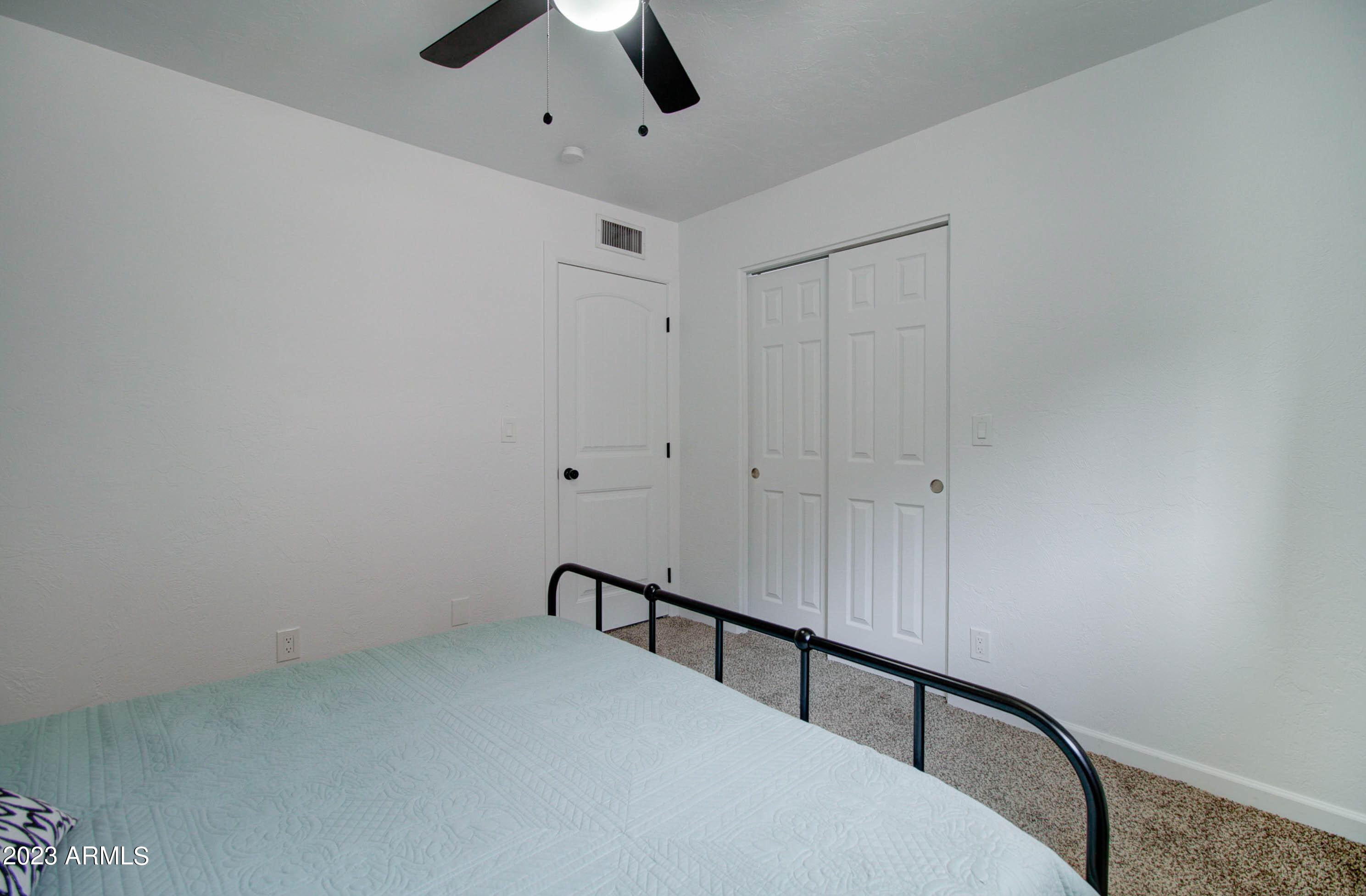 1106 E LYNDSAY Drive
