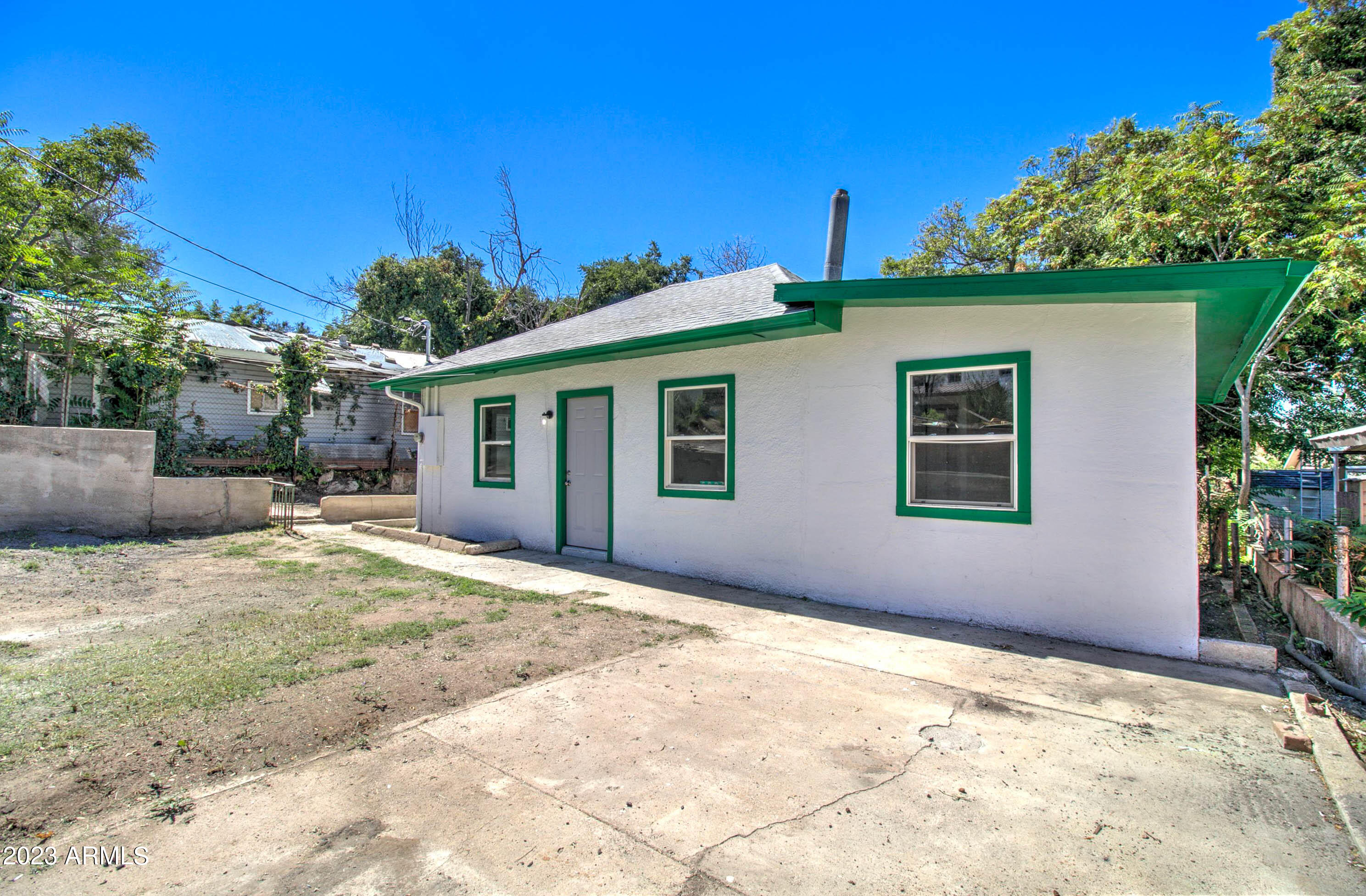 5924 KINNEMUR Avenue