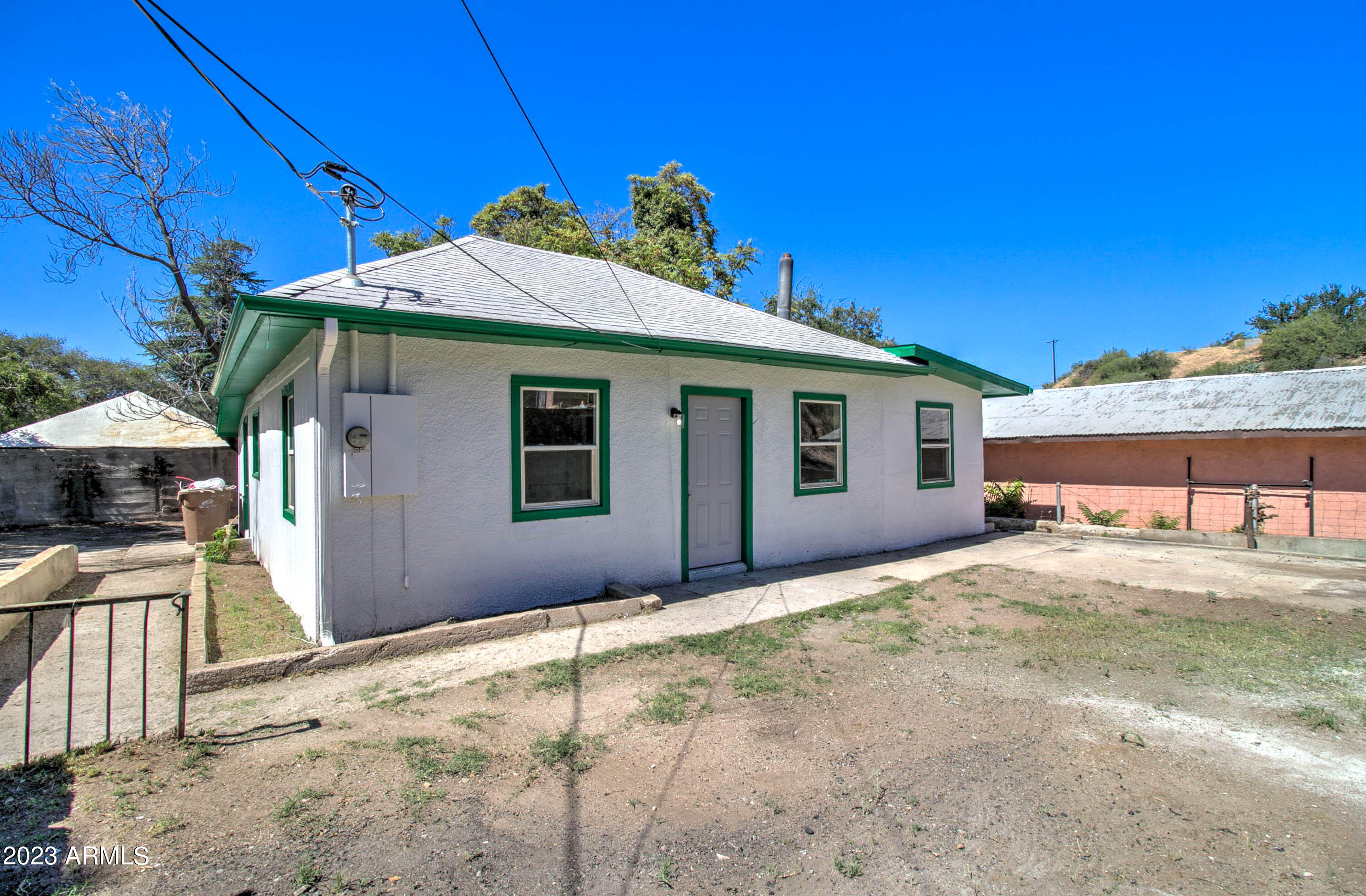 5924 KINNEMUR Avenue