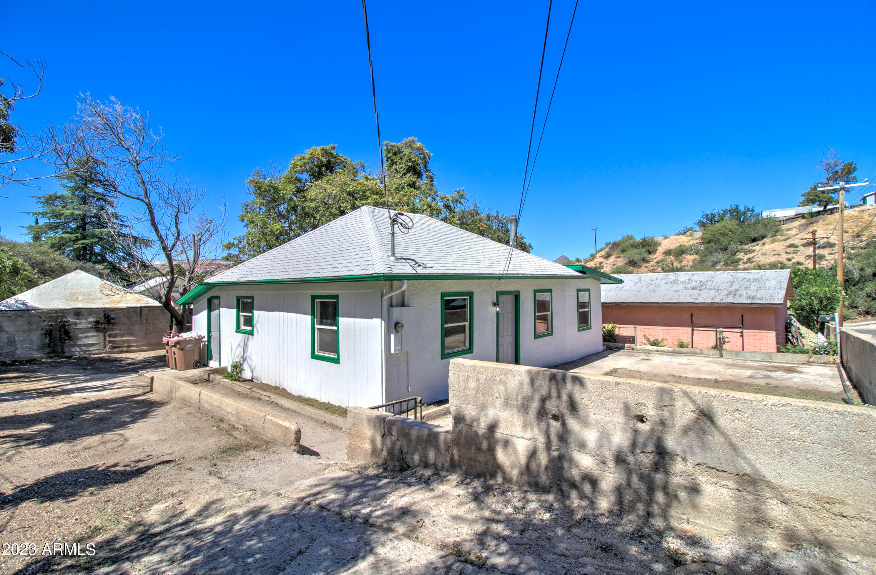 5924 KINNEMUR Avenue