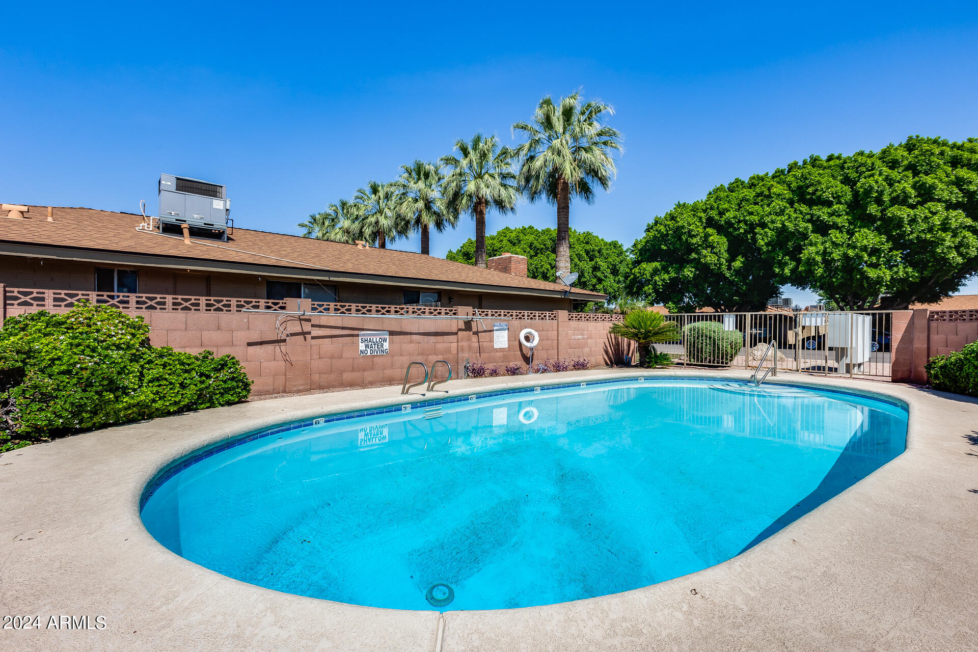 516 E HUNTINGTON Drive, 1