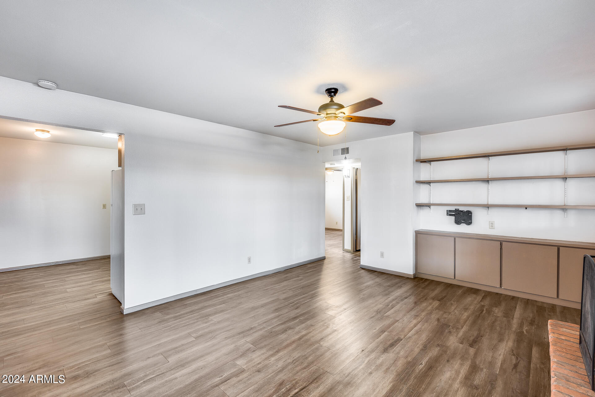 516 E HUNTINGTON Drive, 1