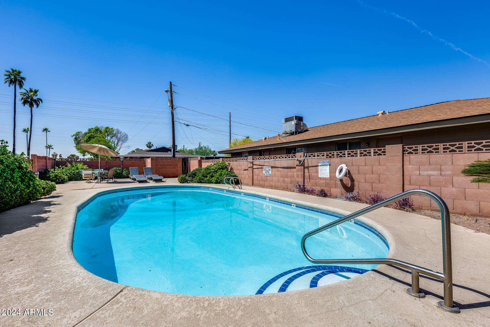 516 E HUNTINGTON Drive, 1