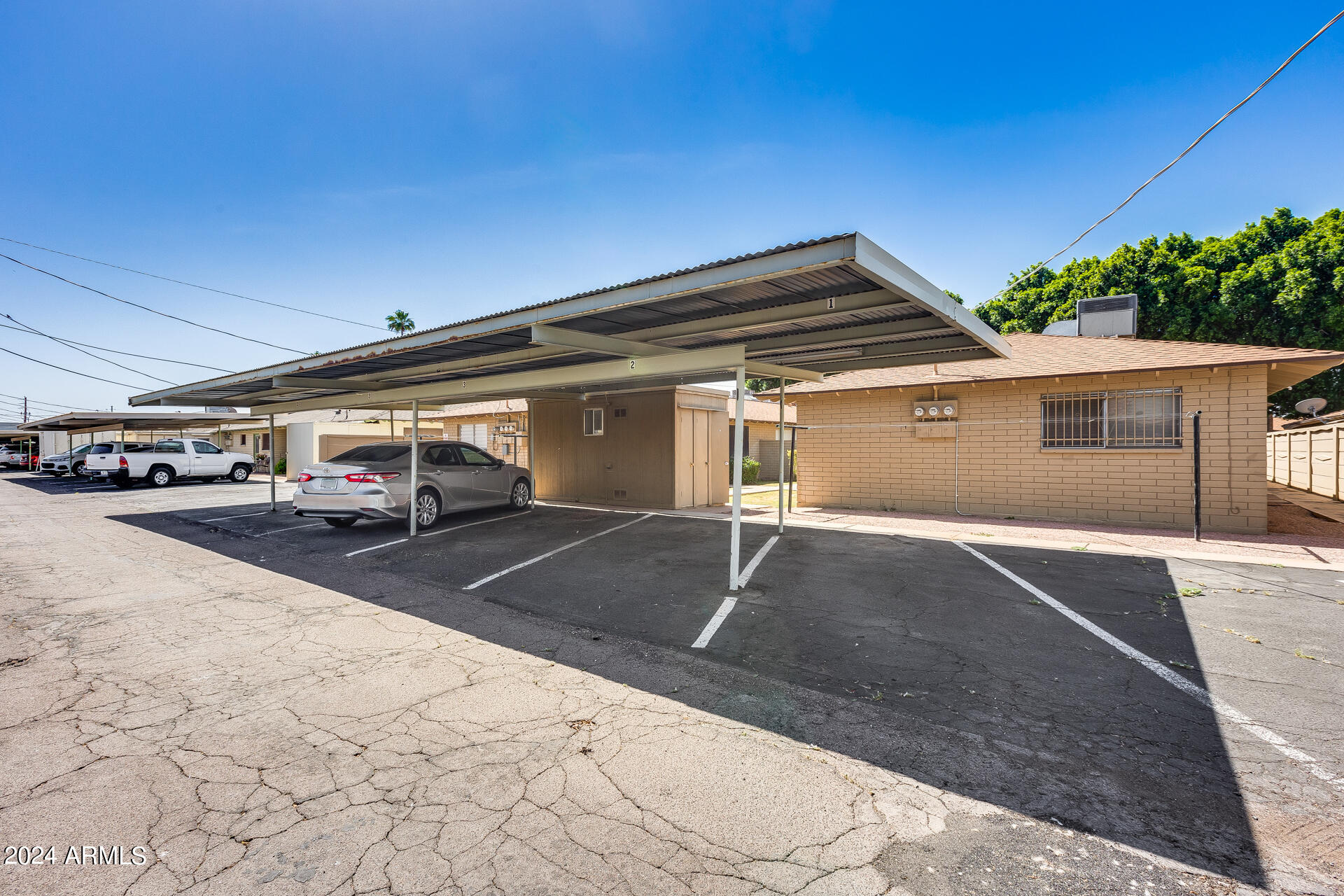 516 E HUNTINGTON Drive, 1