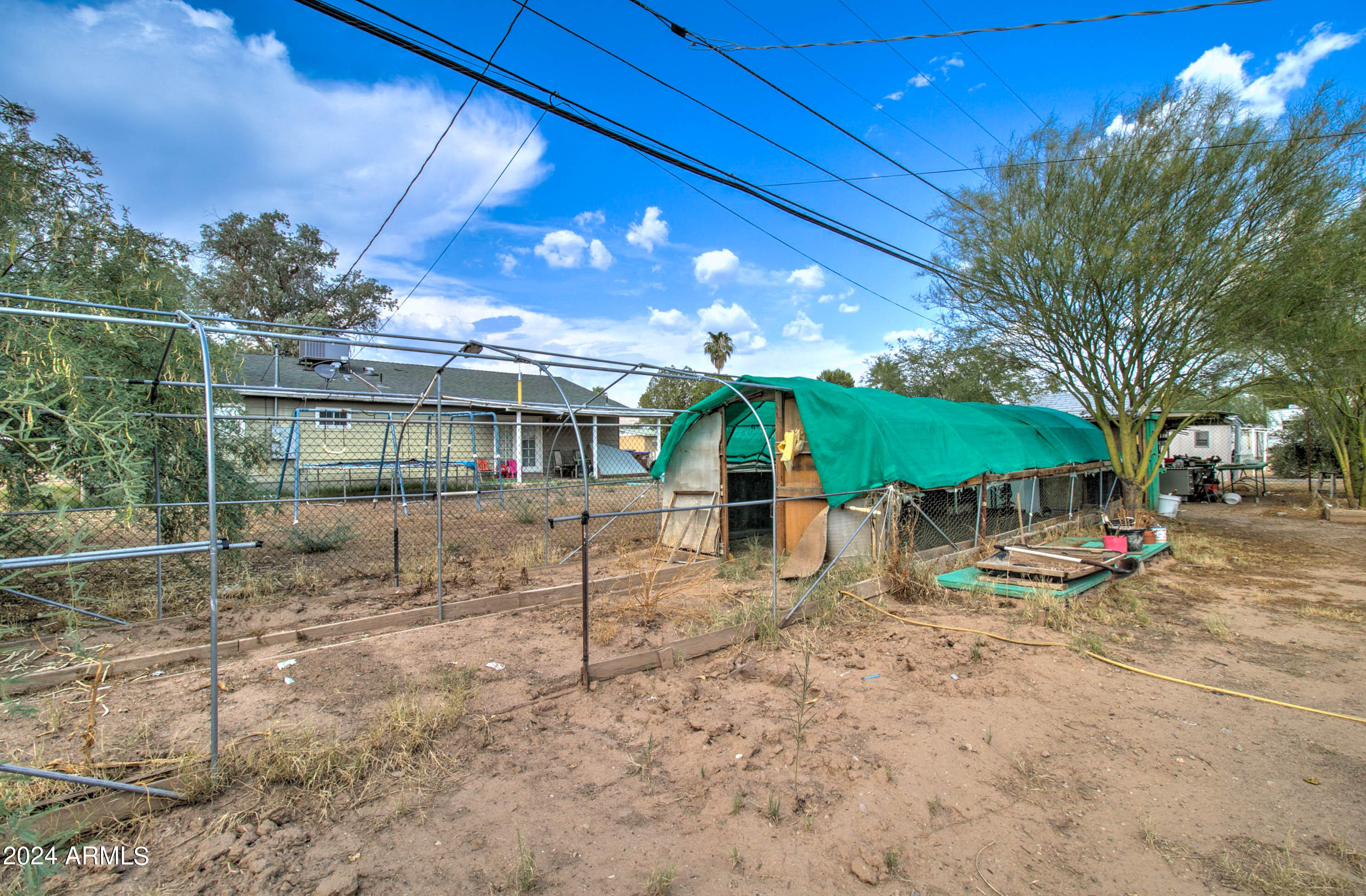 216 W IVANHOE Road