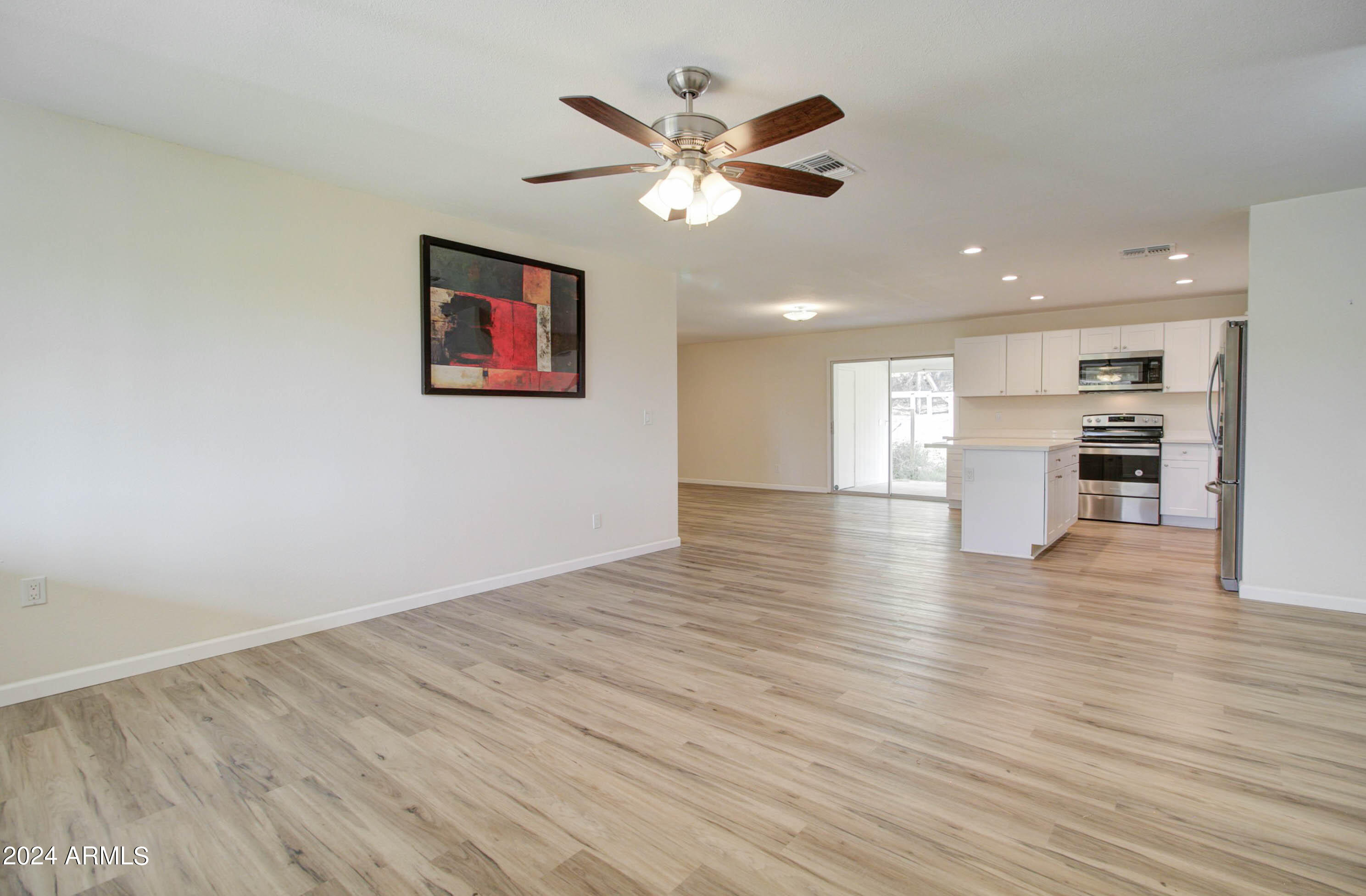 245 E HUNTER Drive