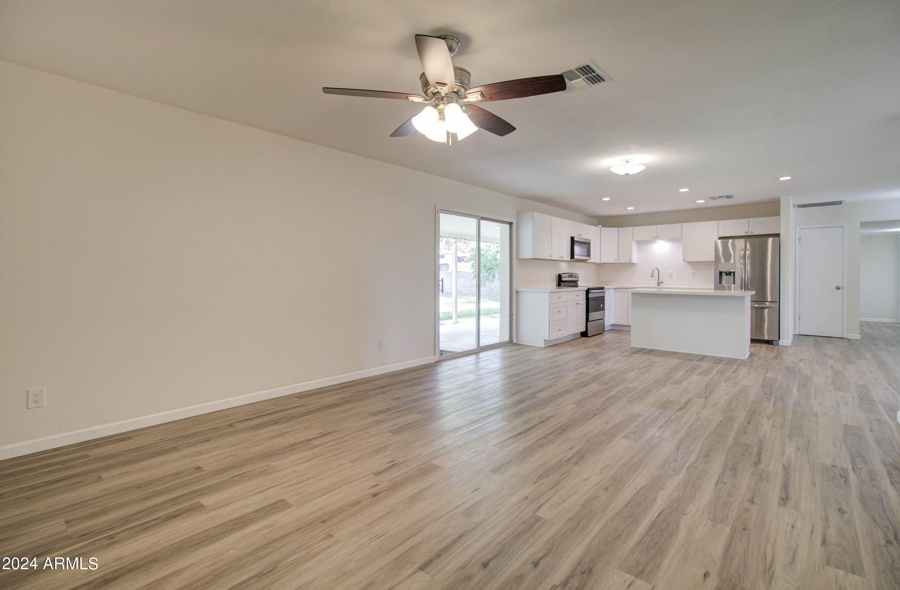 245 E HUNTER Drive