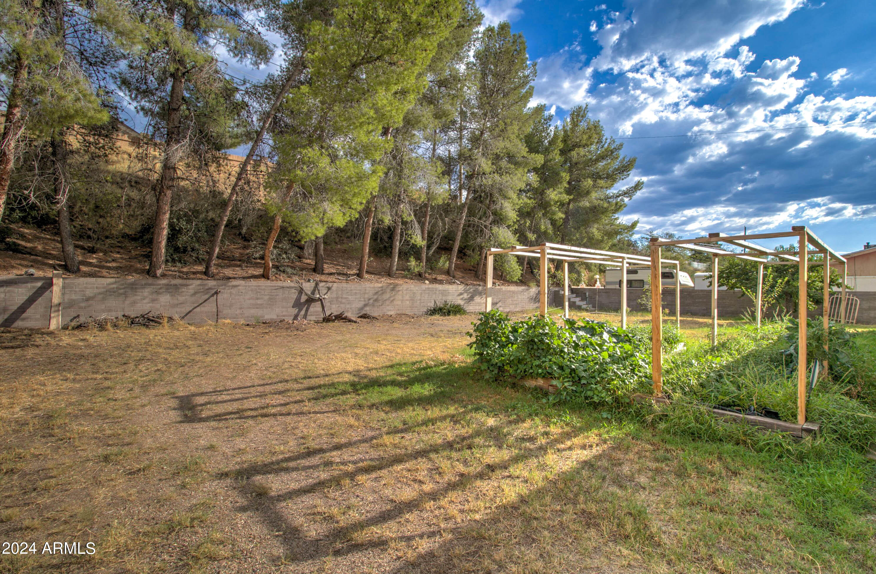 245 E HUNTER Drive