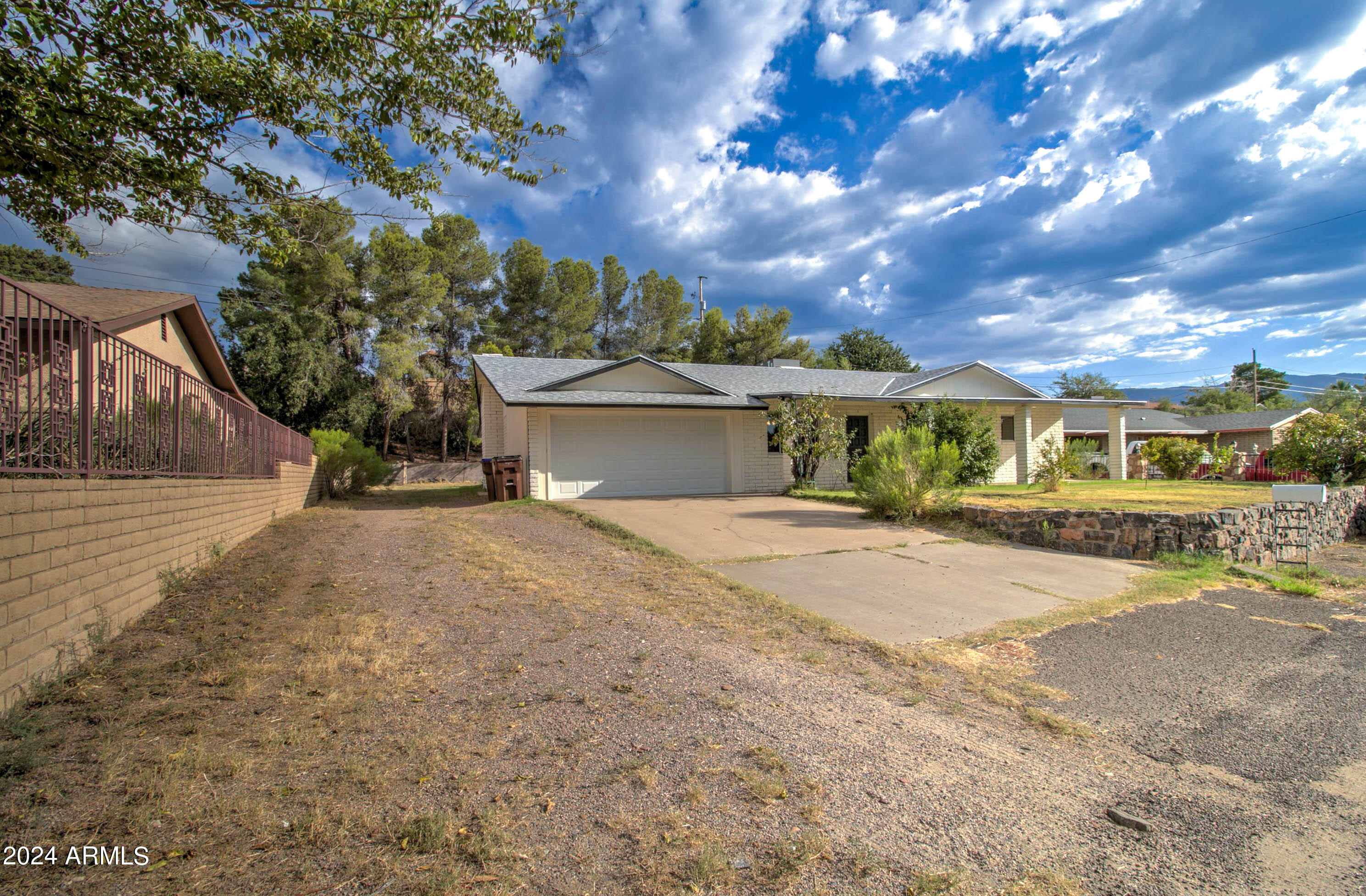245 E HUNTER Drive