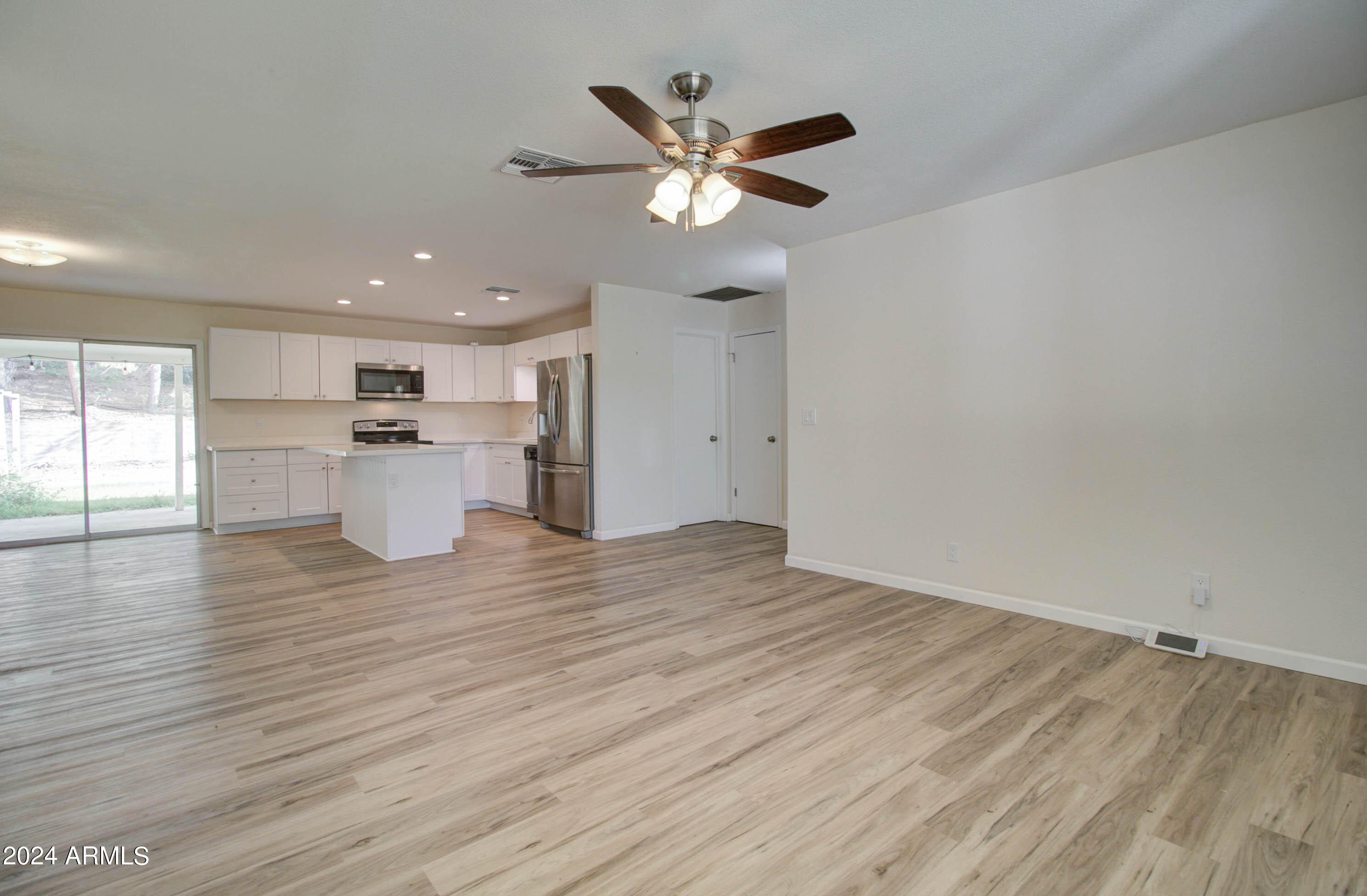 245 E HUNTER Drive