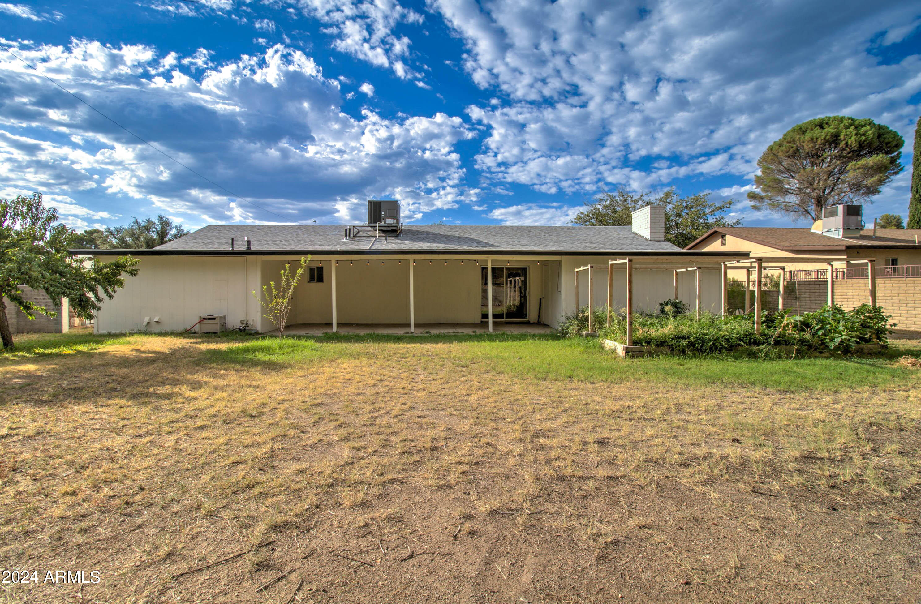 245 E HUNTER Drive