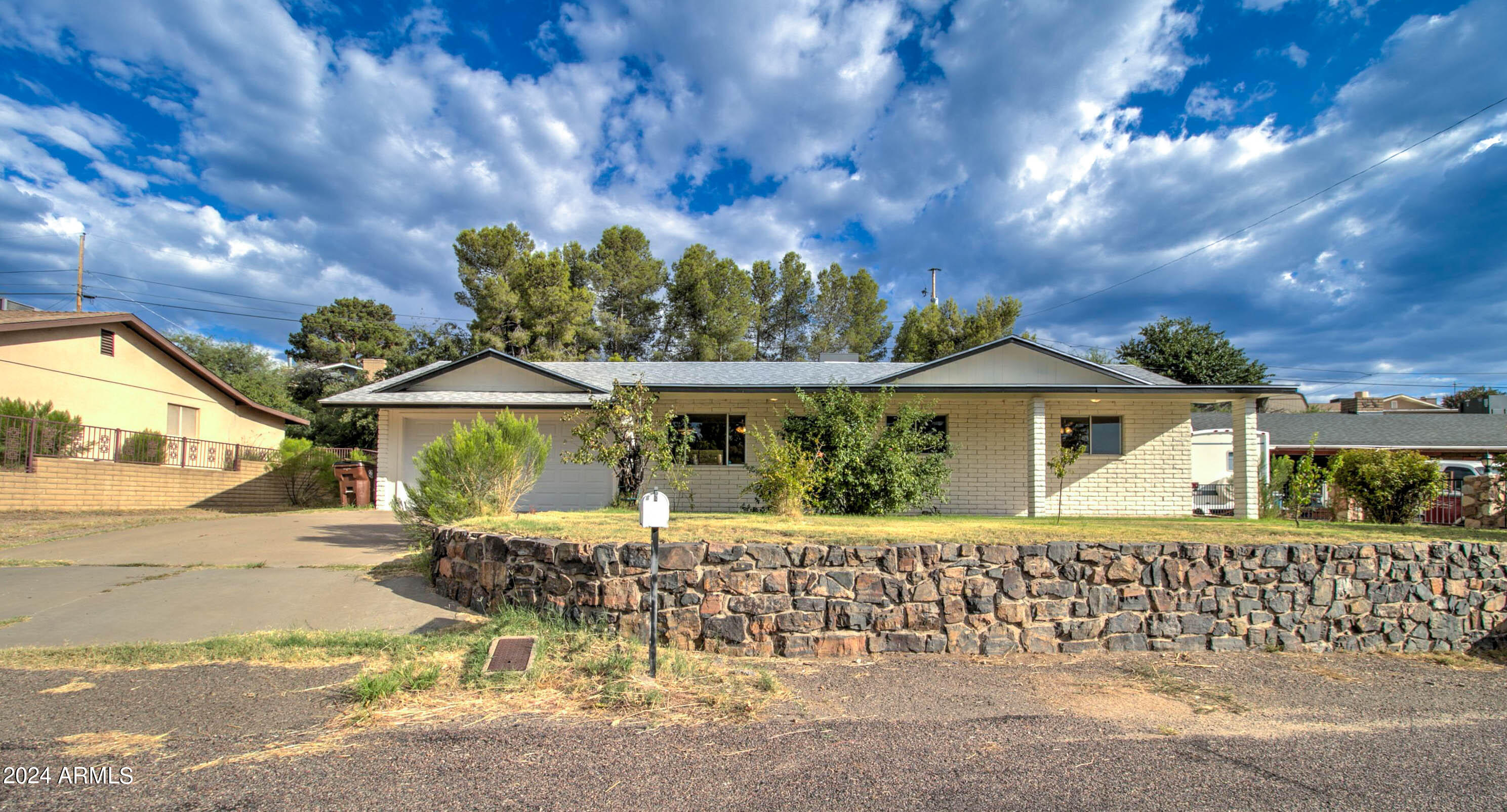 245 E HUNTER Drive