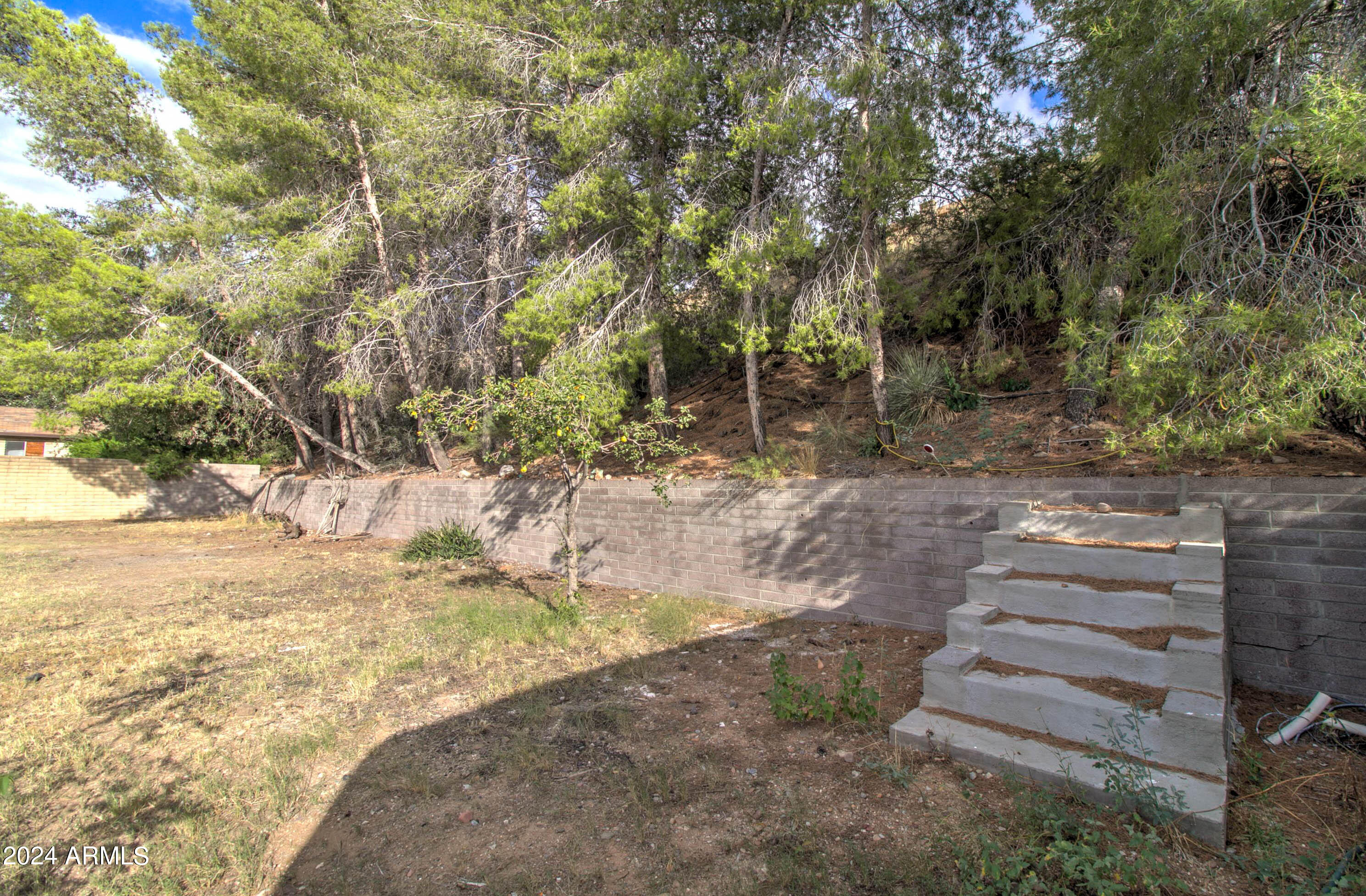 245 E HUNTER Drive