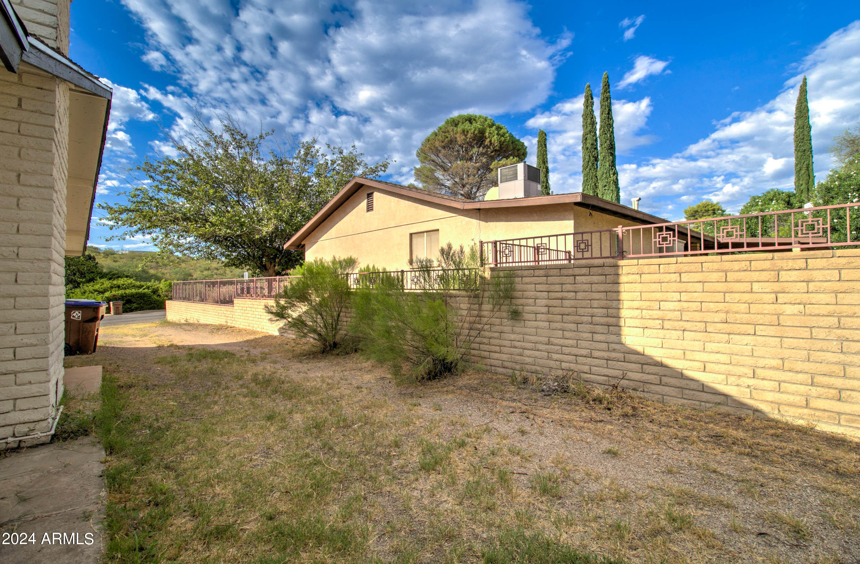 245 E HUNTER Drive