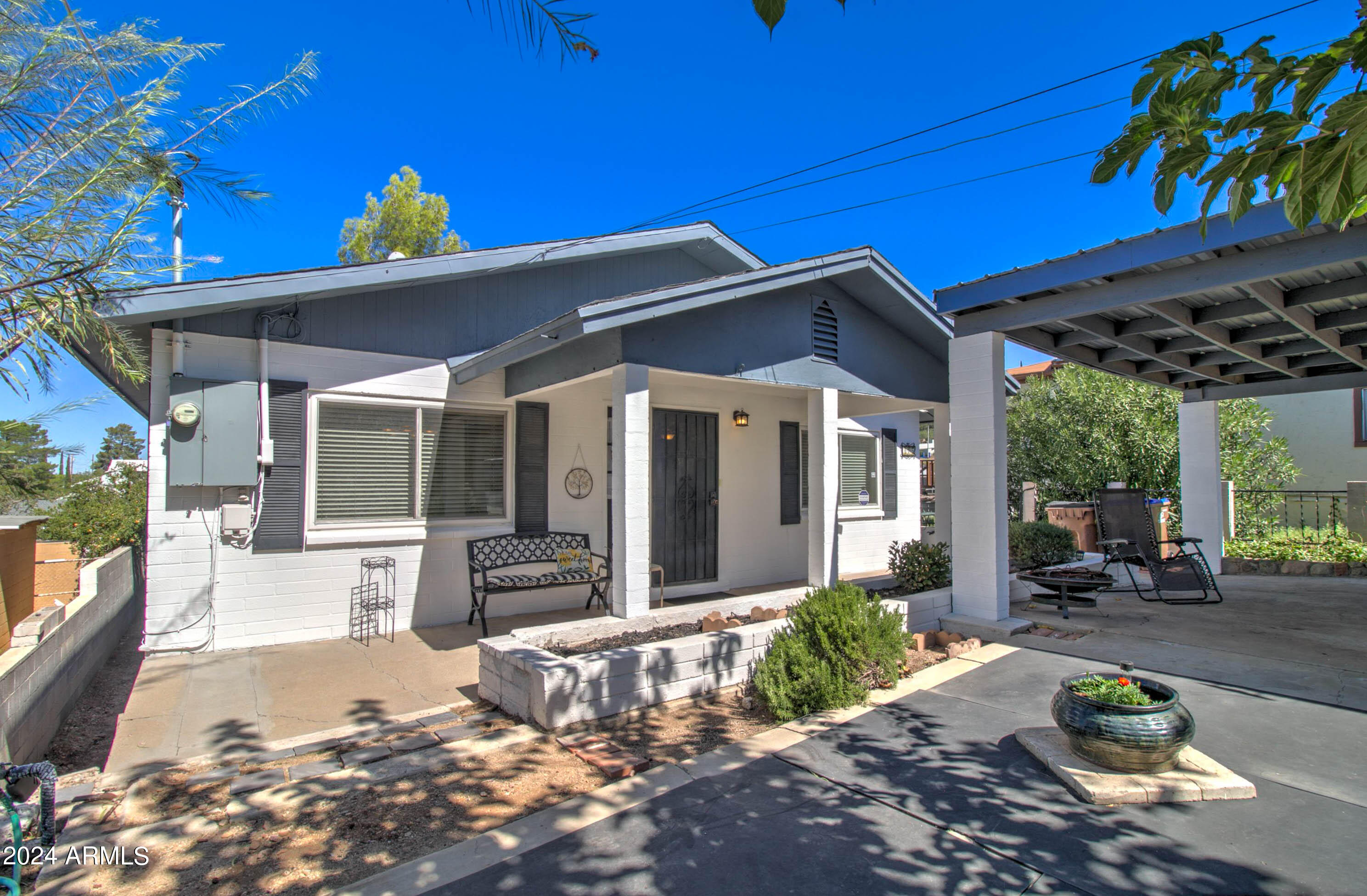 415 E Mesquite Street