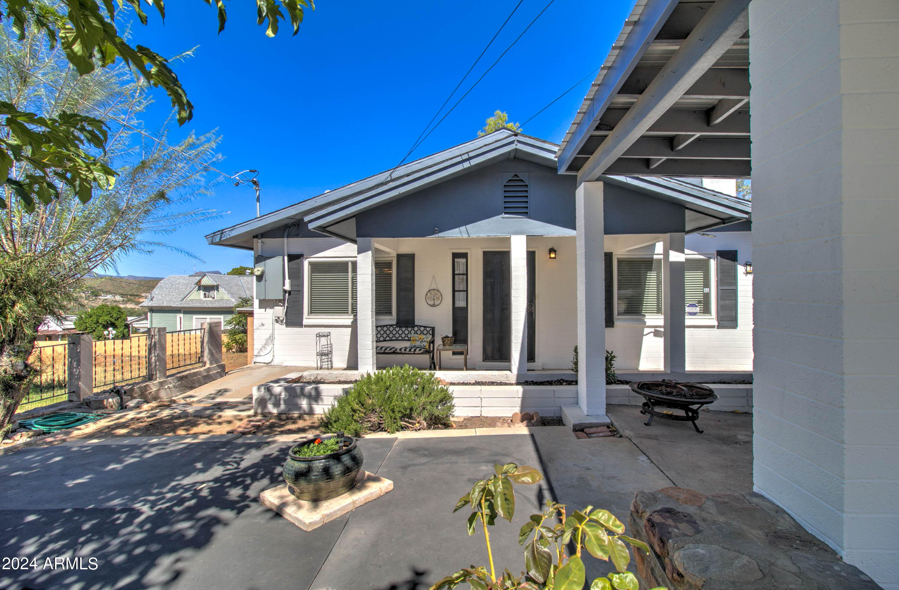 415 E Mesquite Street