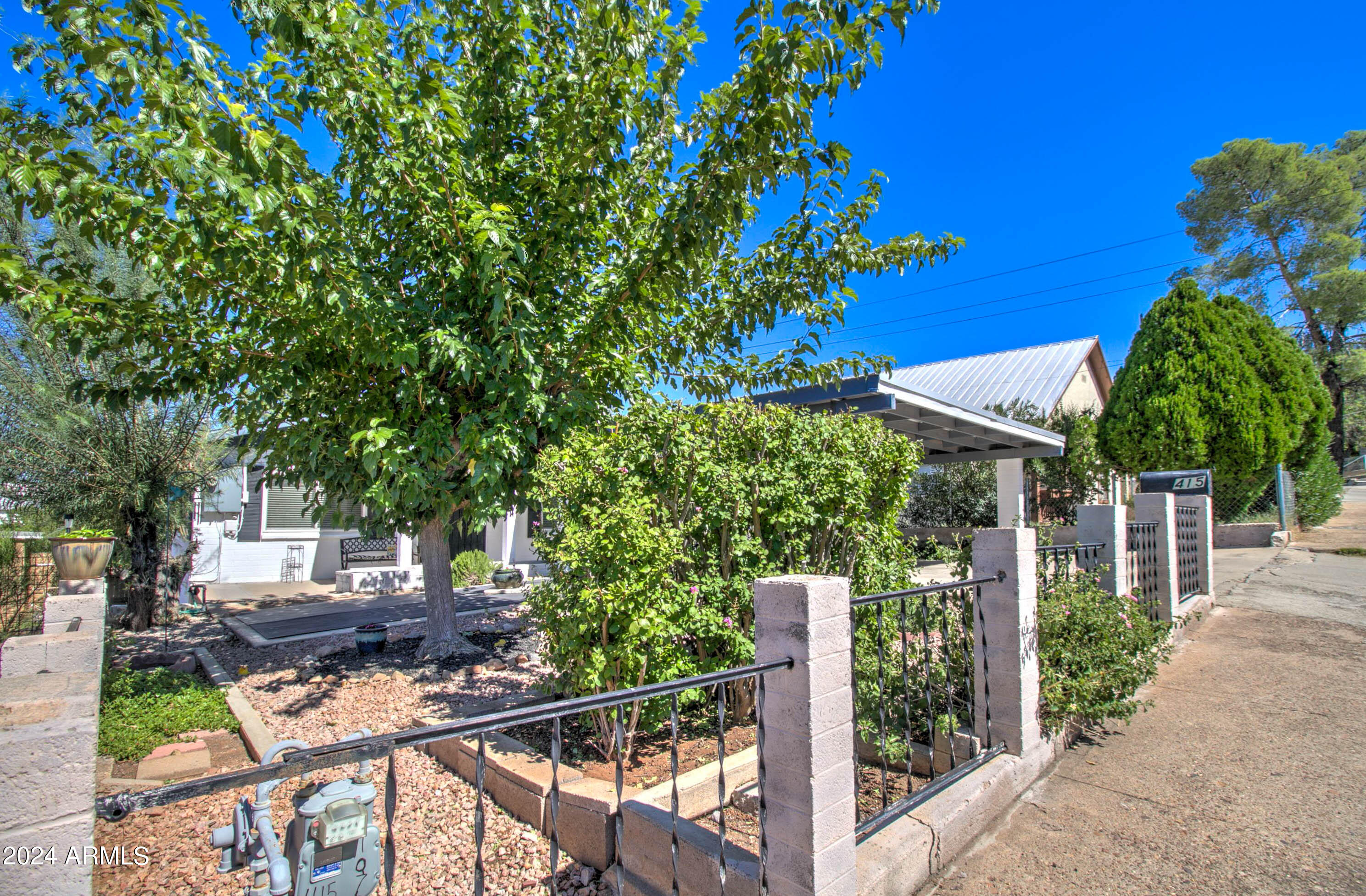 415 E Mesquite Street