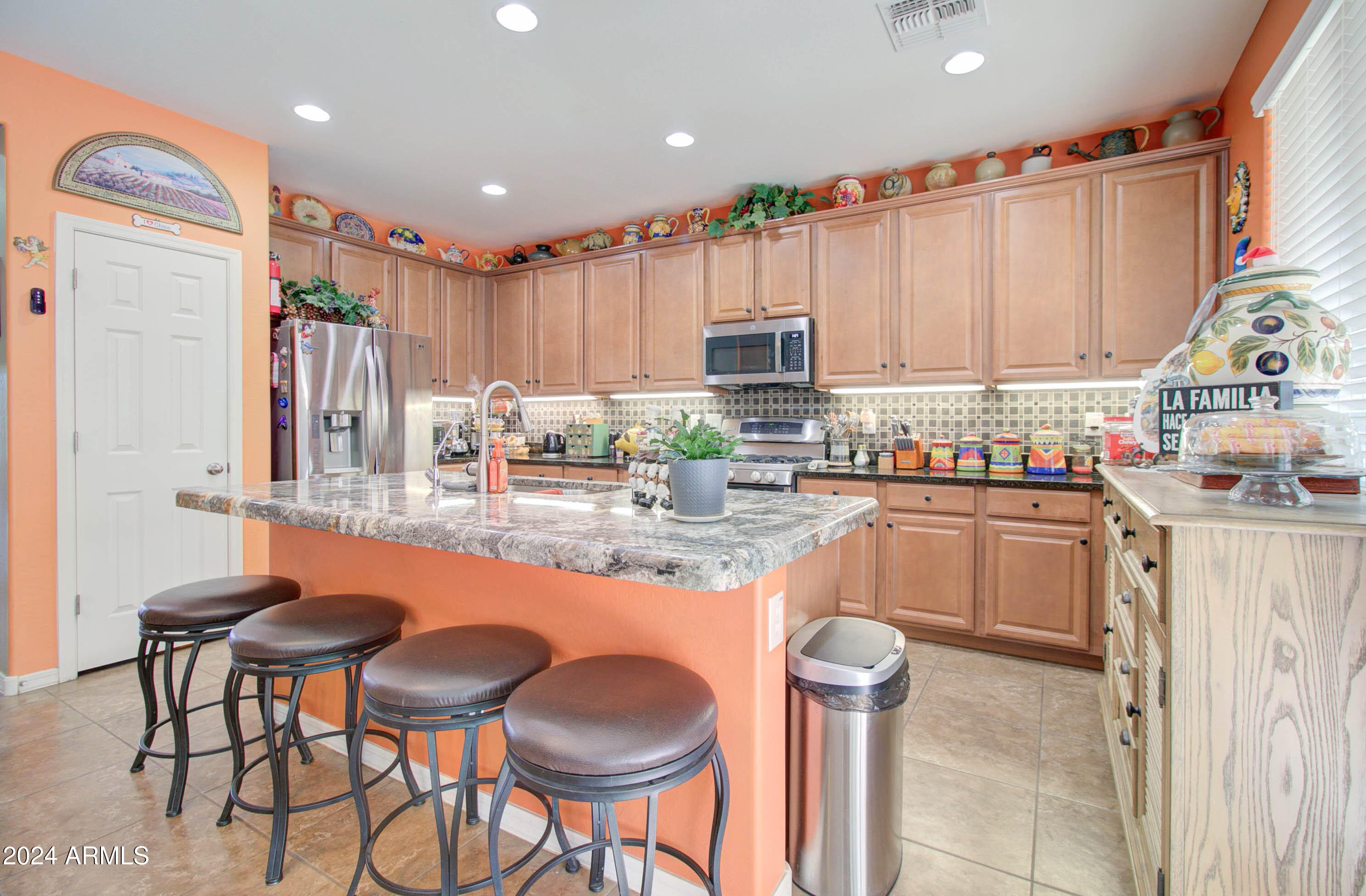 4323 W MAGGIE Drive