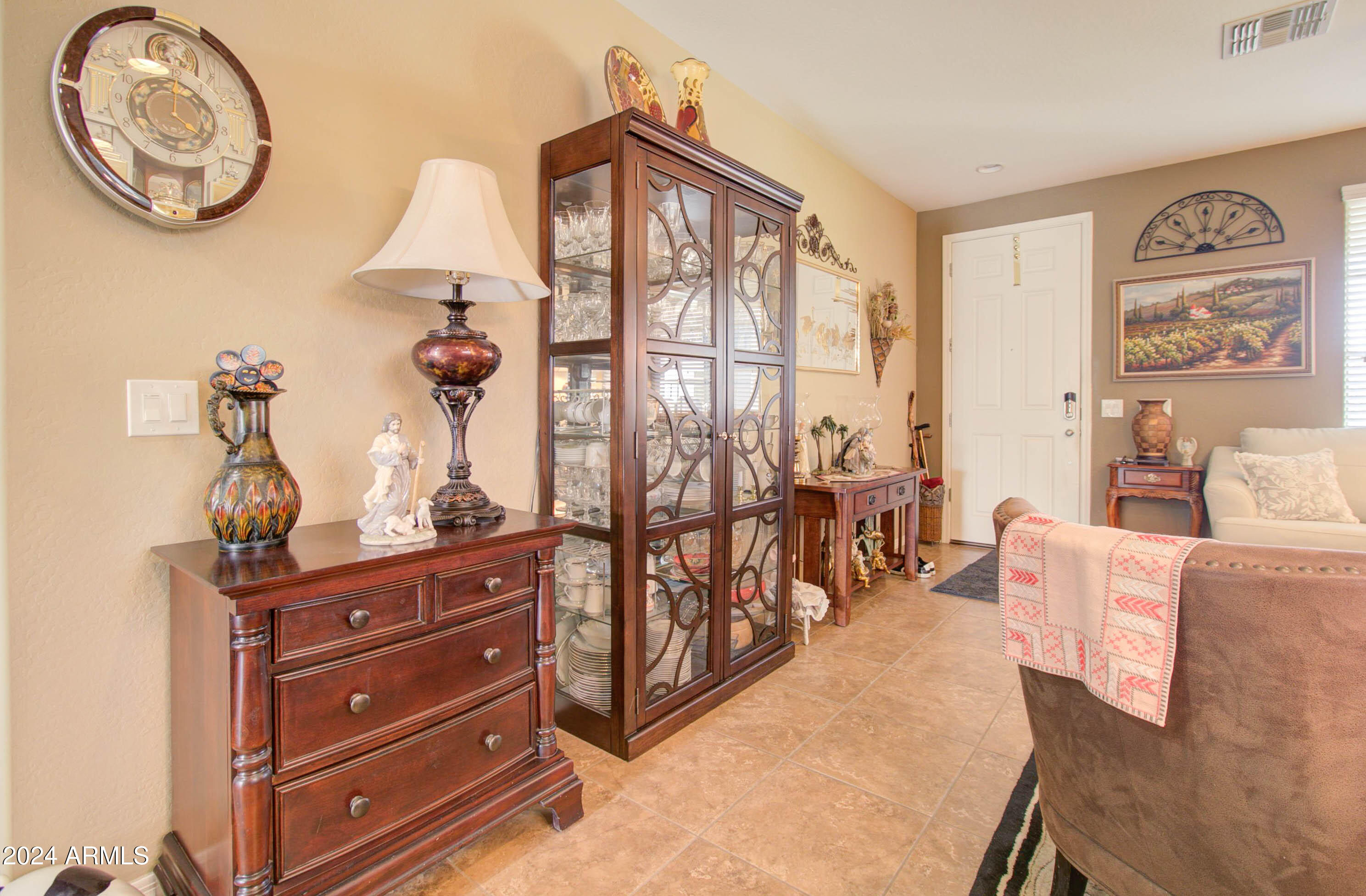 4323 W MAGGIE Drive