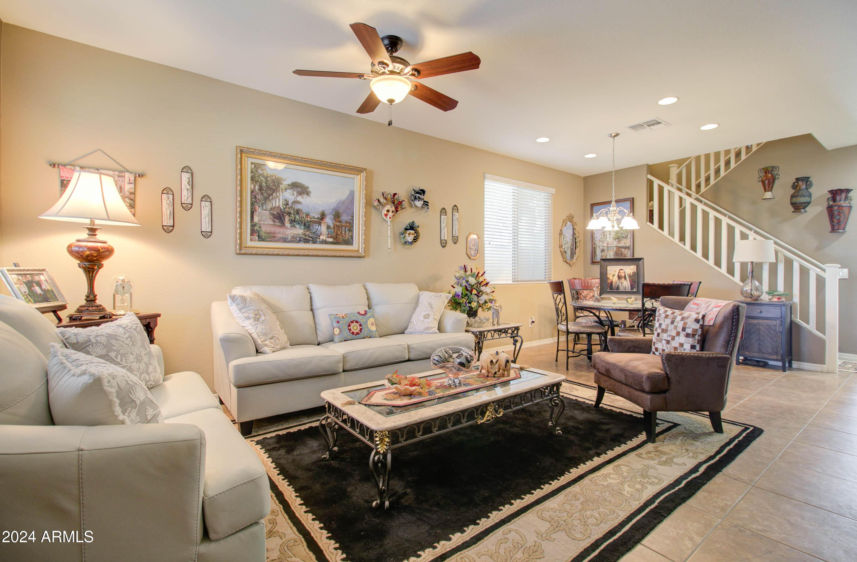 4323 W MAGGIE Drive