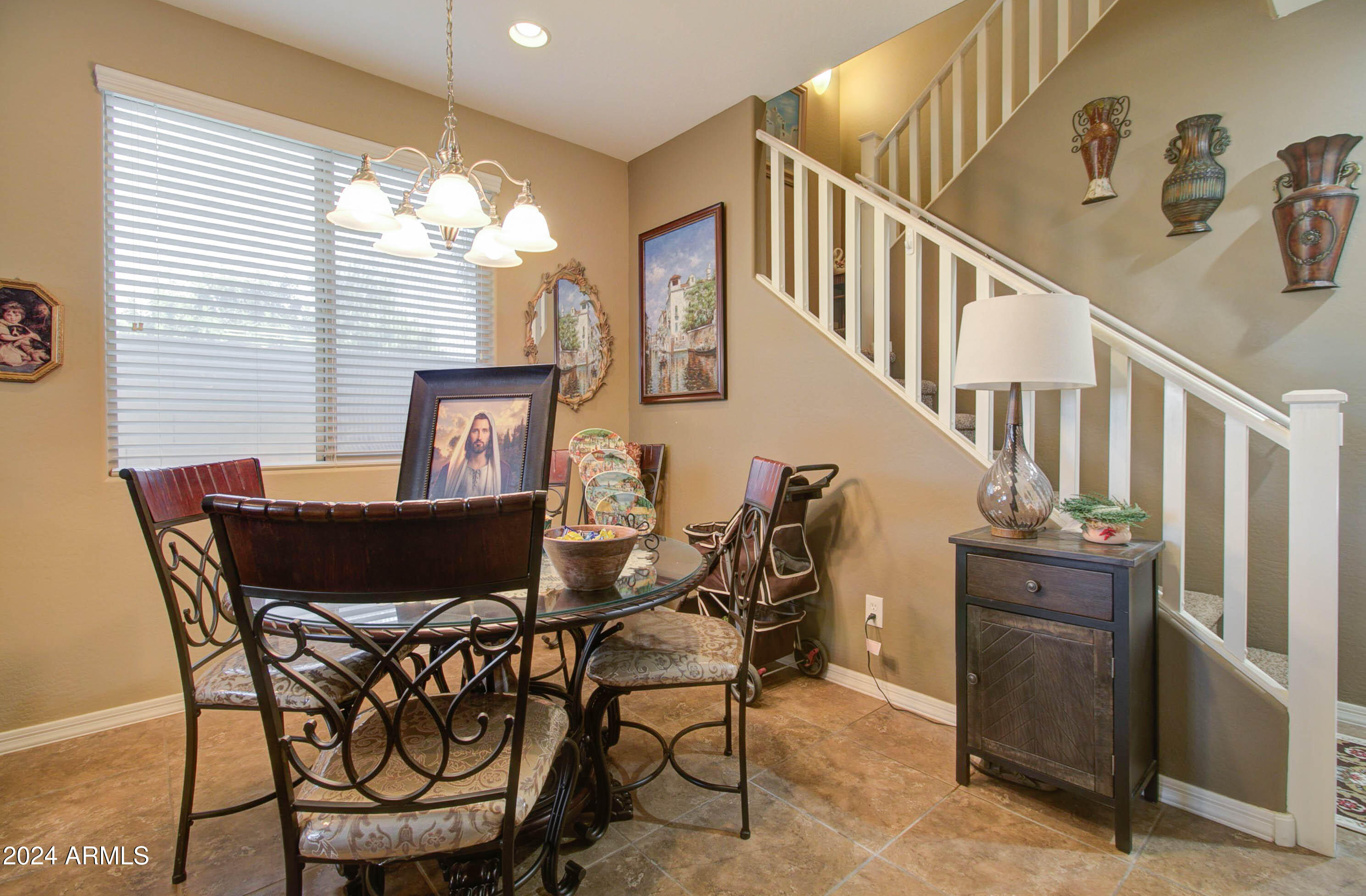 4323 W MAGGIE Drive