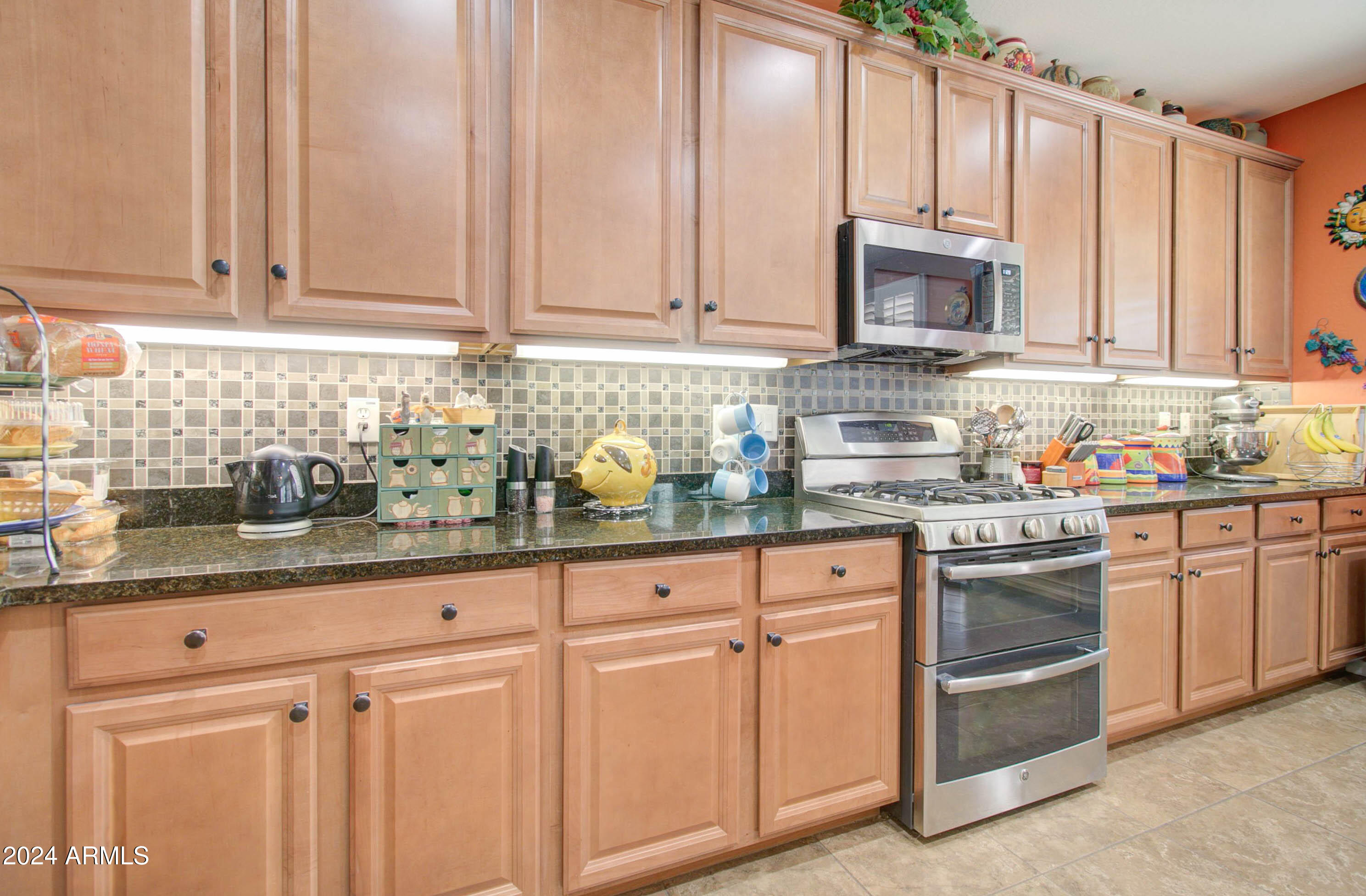 4323 W MAGGIE Drive