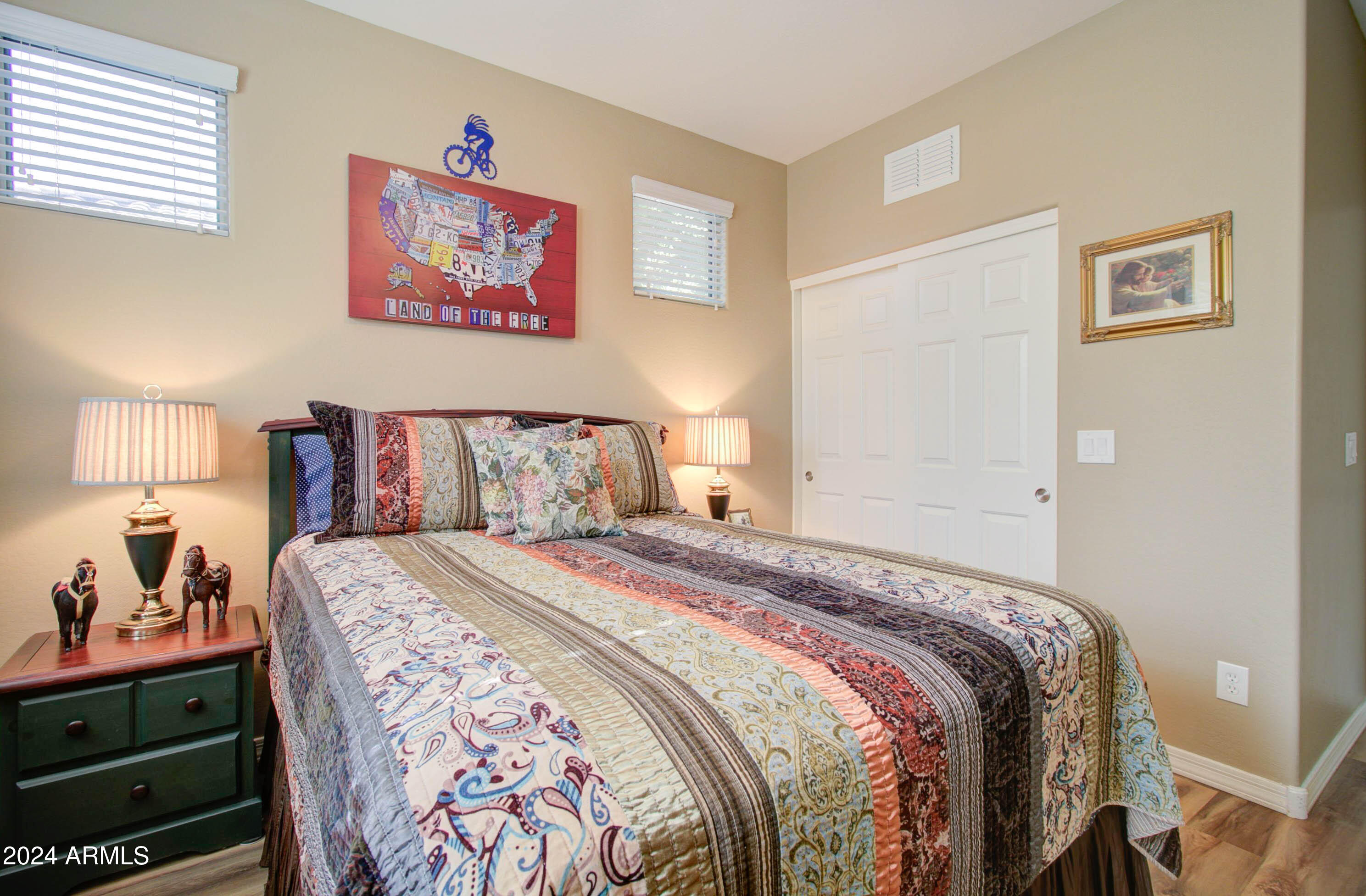 4323 W MAGGIE Drive