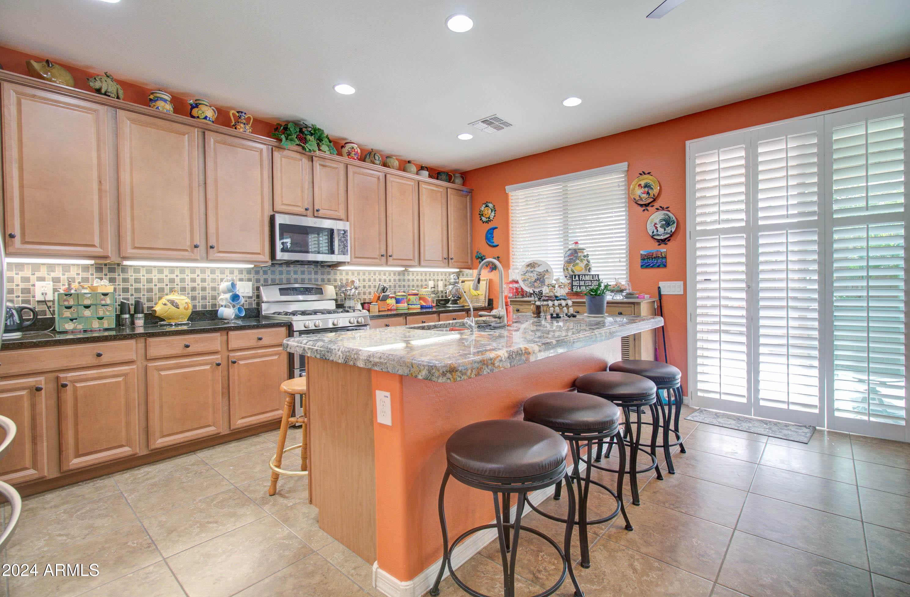 4323 W MAGGIE Drive