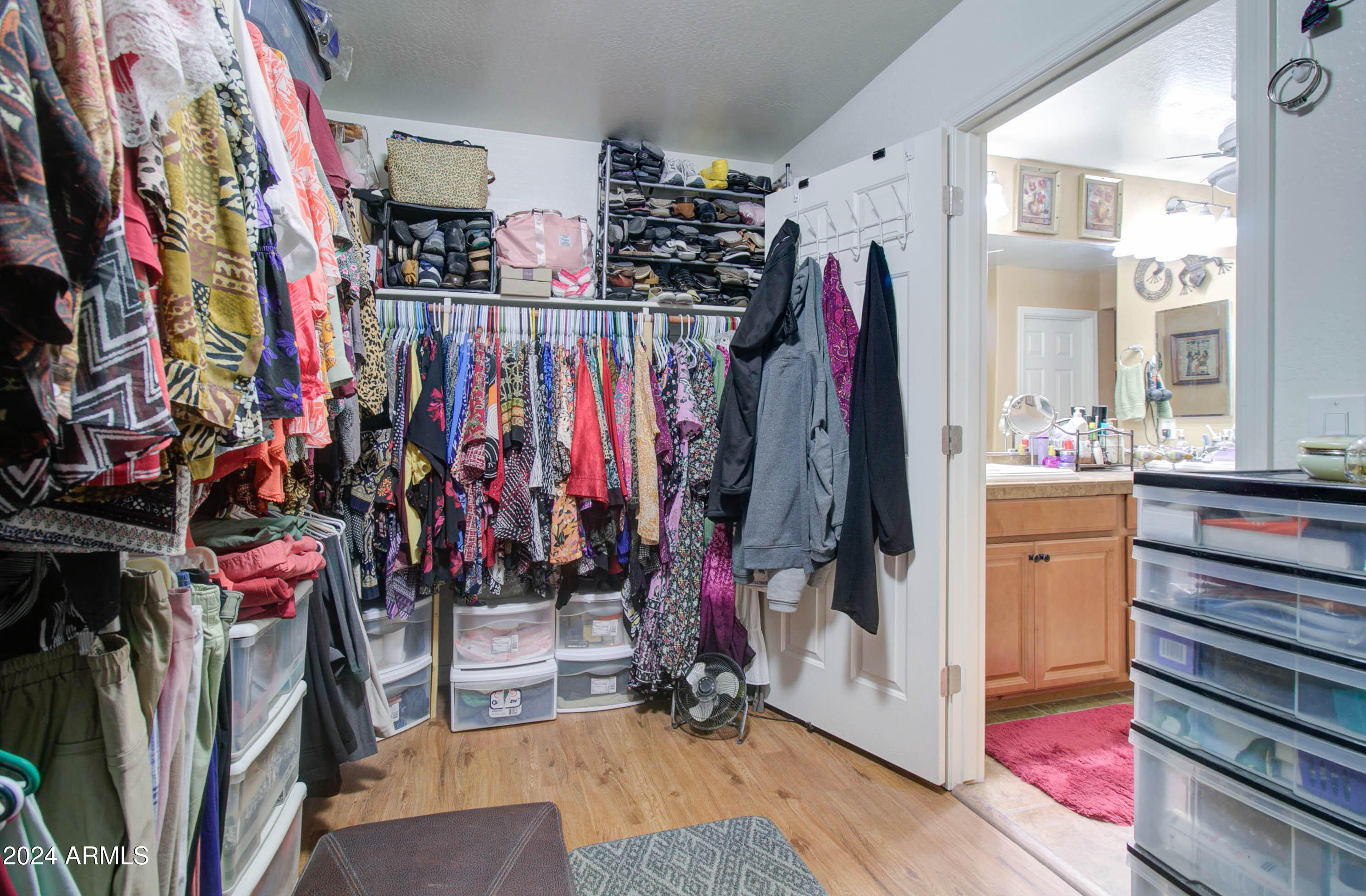 4323 W MAGGIE Drive