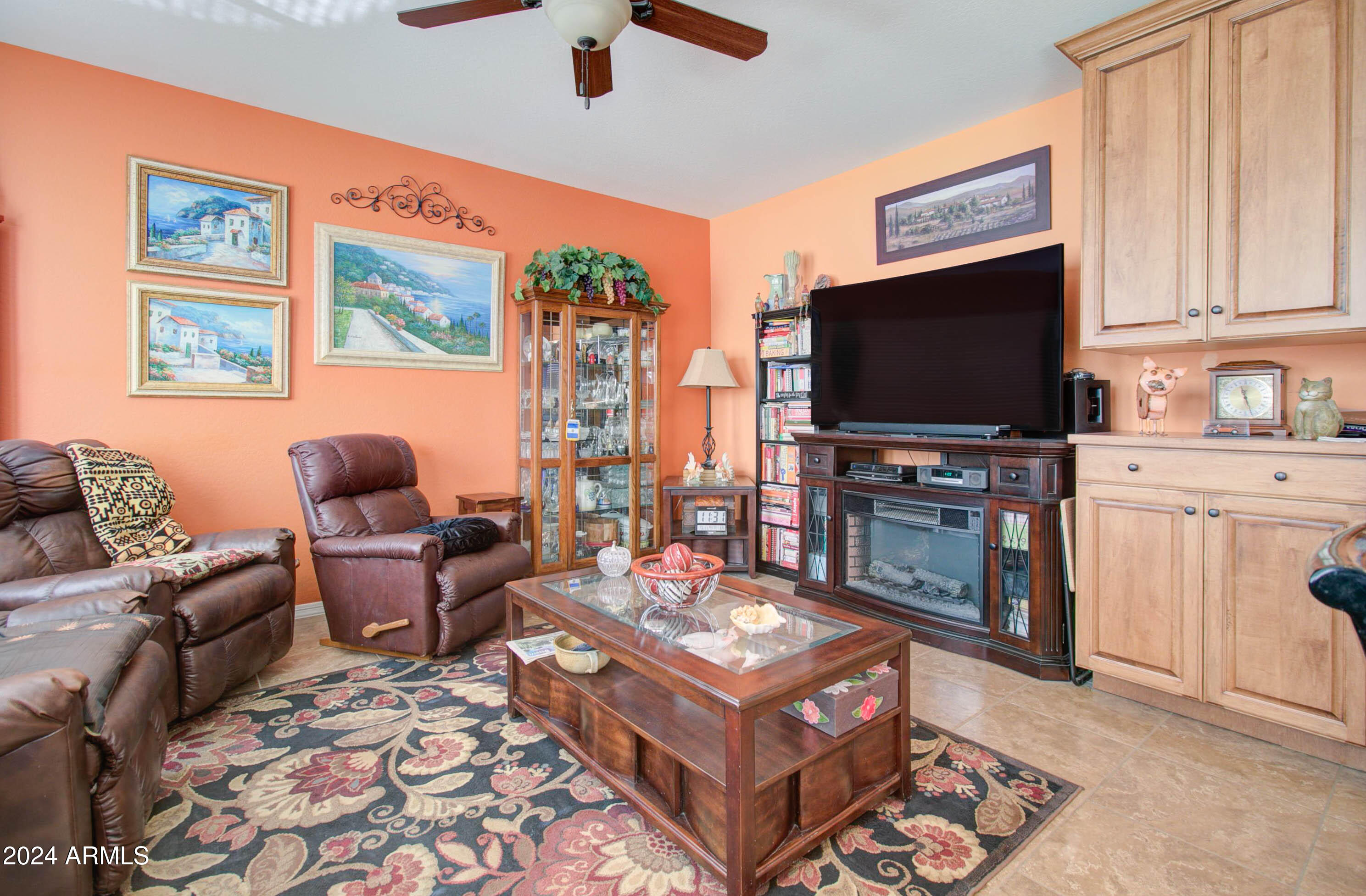 4323 W MAGGIE Drive