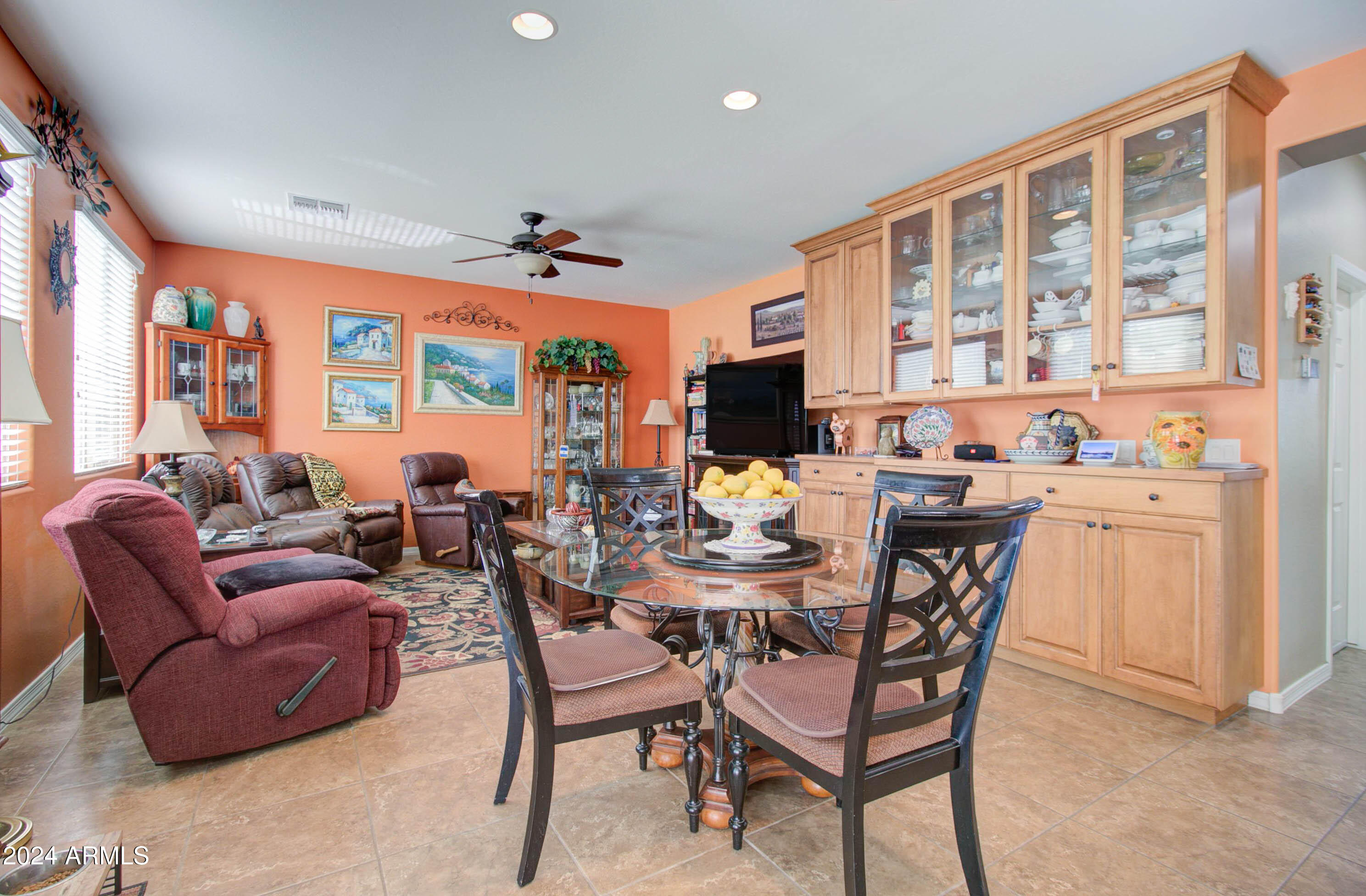4323 W MAGGIE Drive
