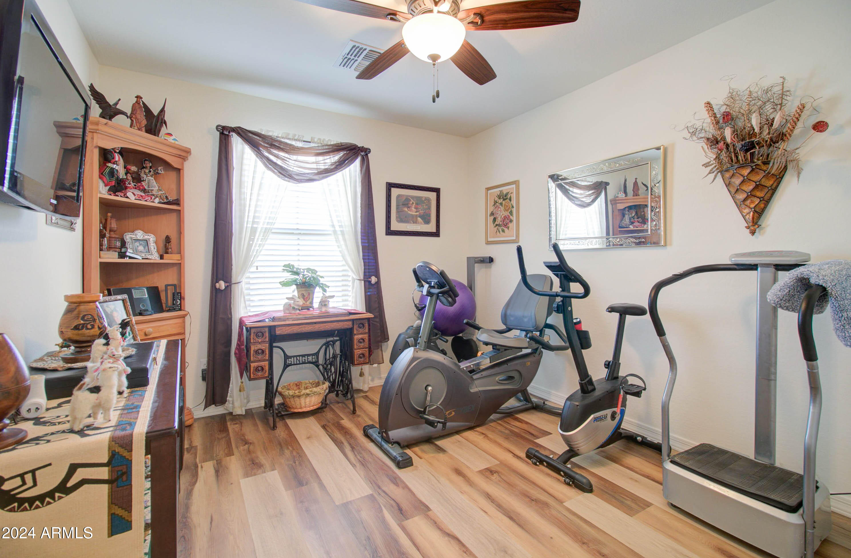 4323 W MAGGIE Drive