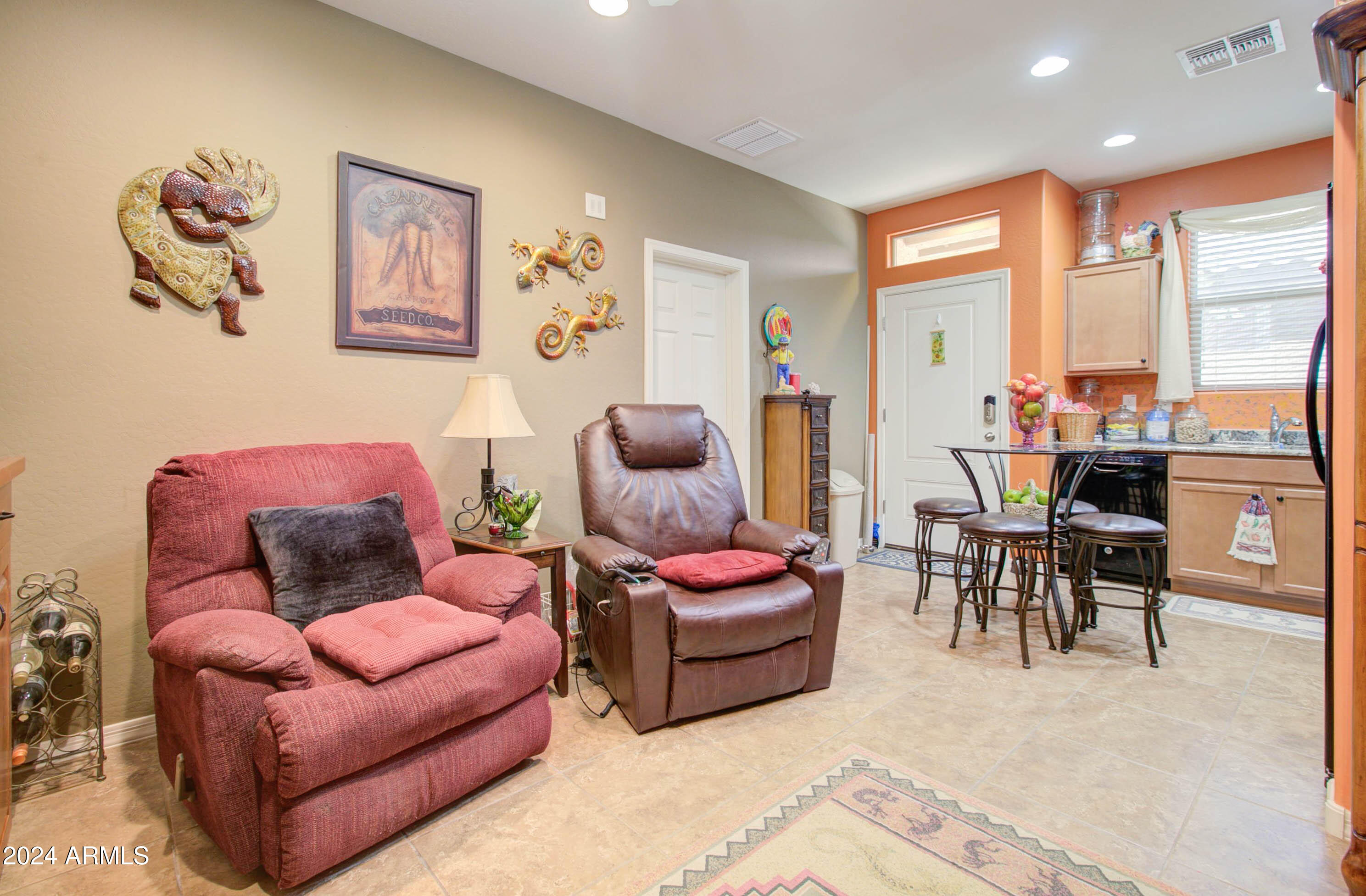 4323 W MAGGIE Drive