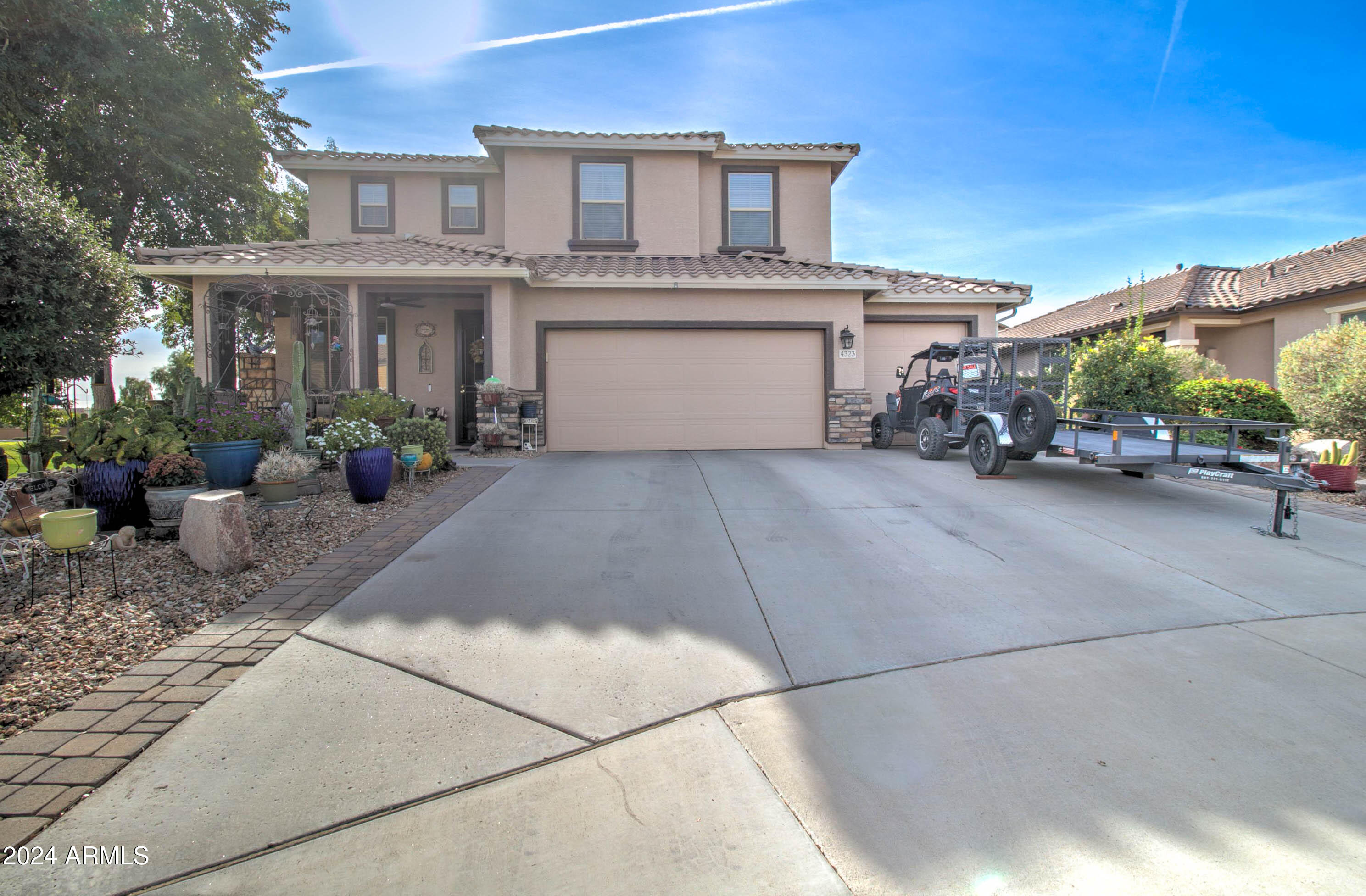 4323 W MAGGIE Drive