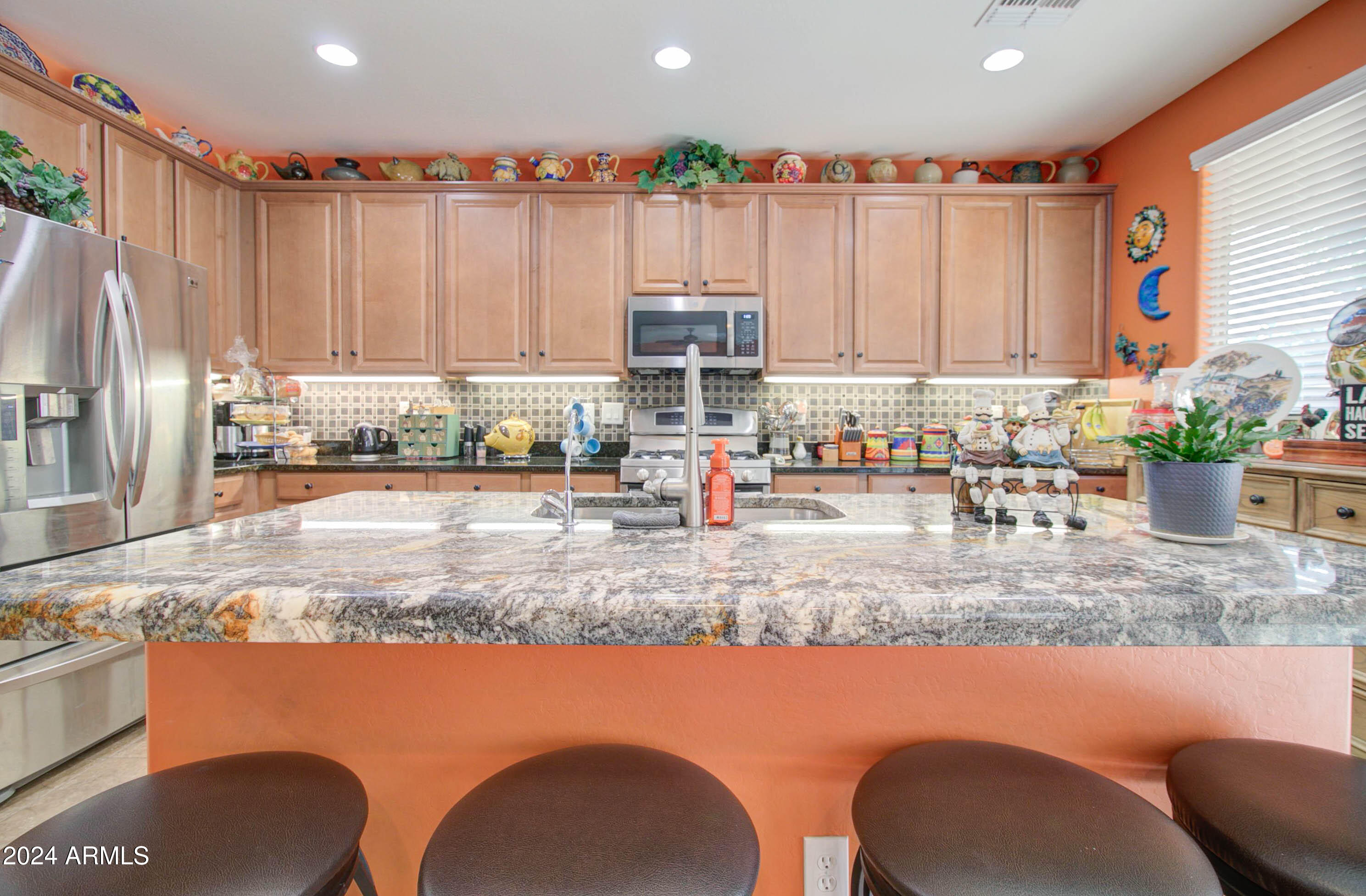 4323 W MAGGIE Drive
