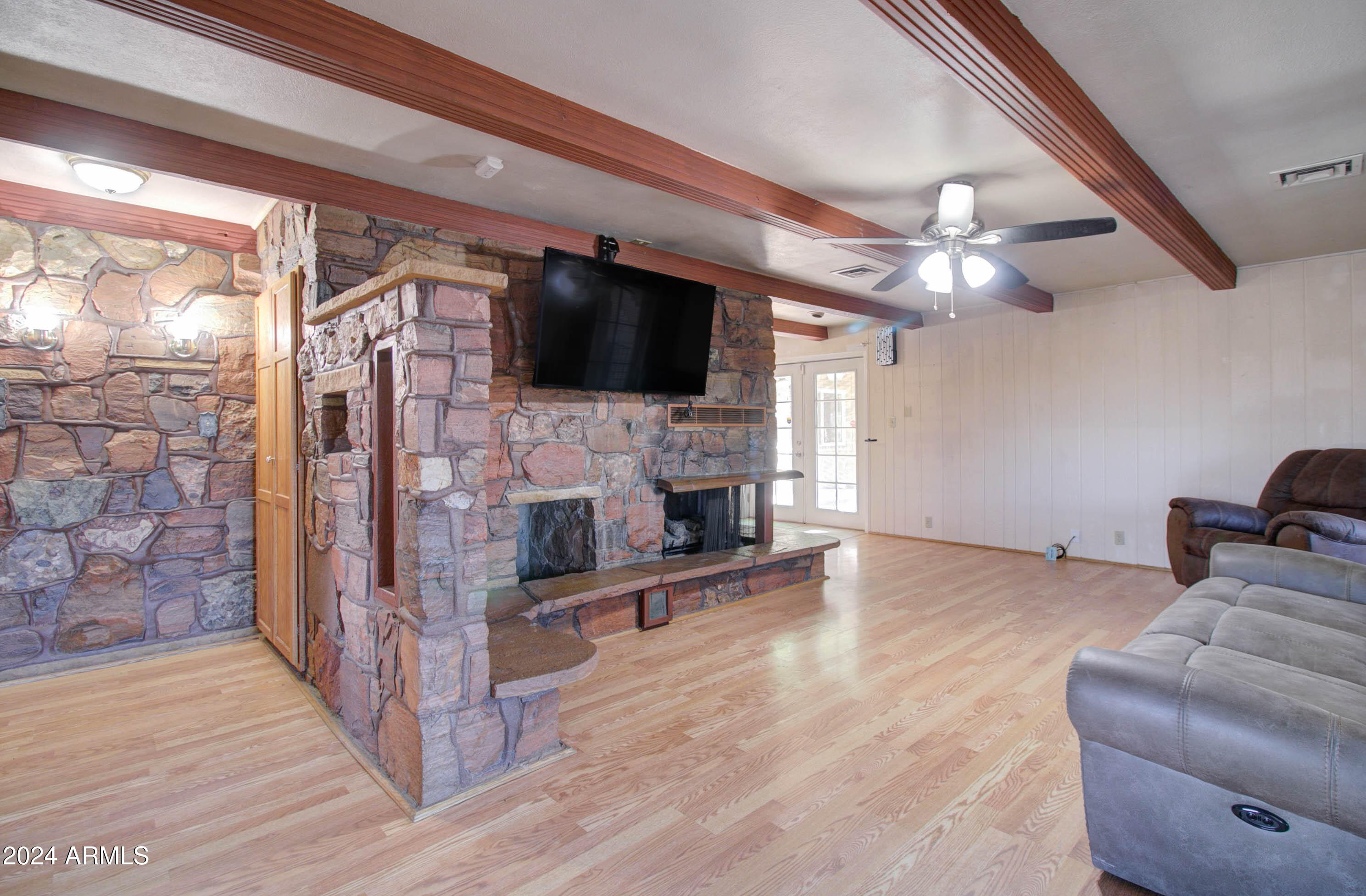 295 E HUNTER Drive