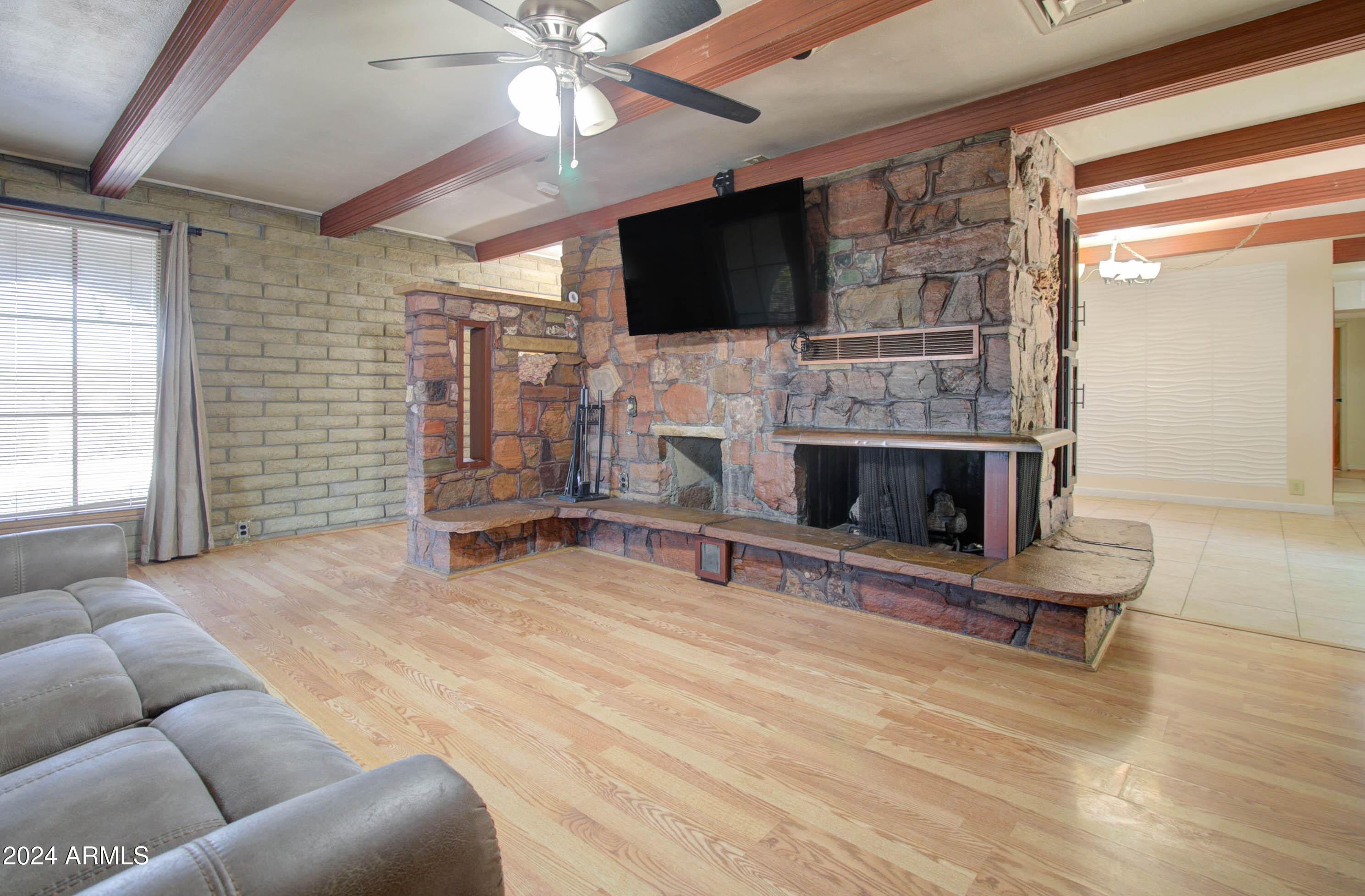 295 E HUNTER Drive