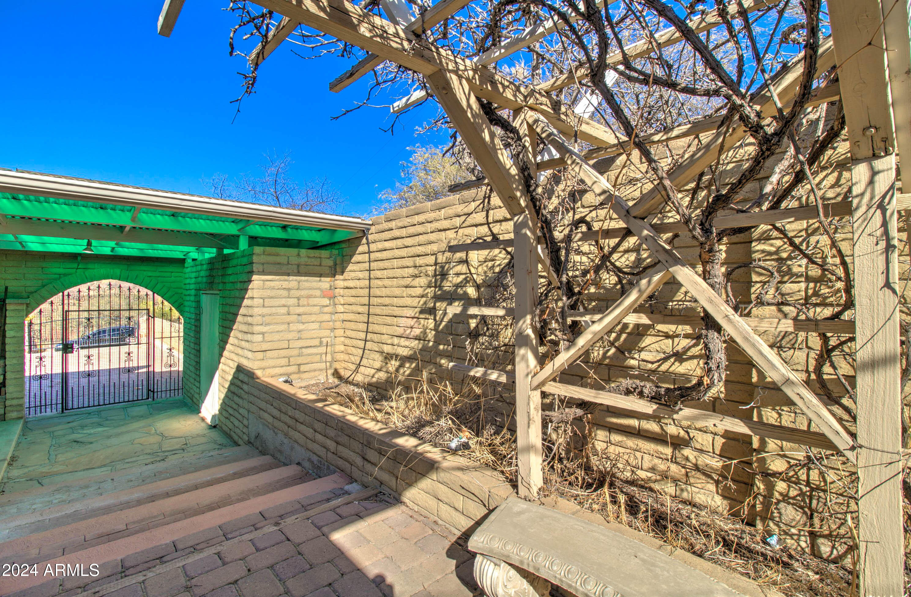295 E HUNTER Drive