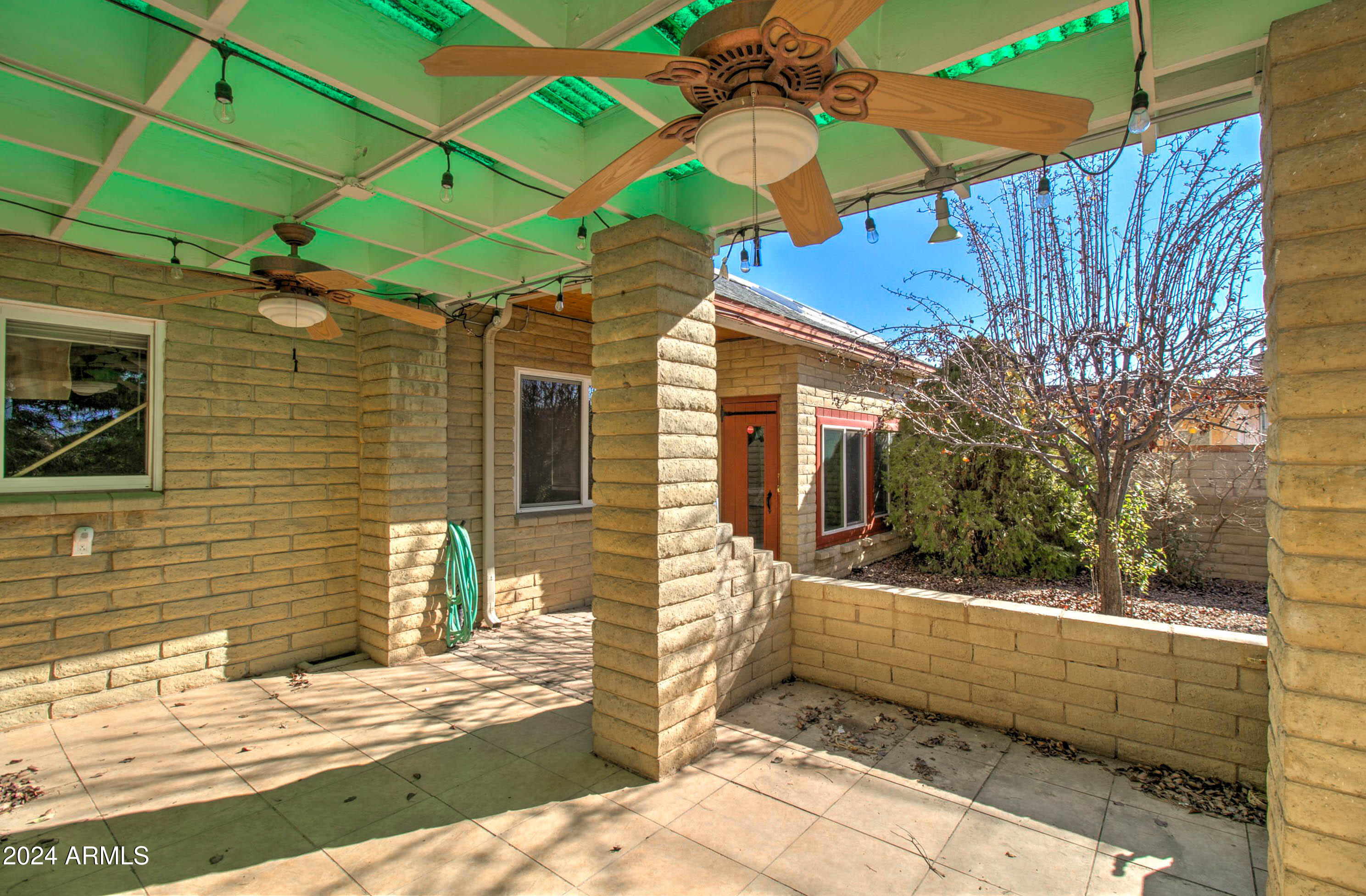 295 E HUNTER Drive