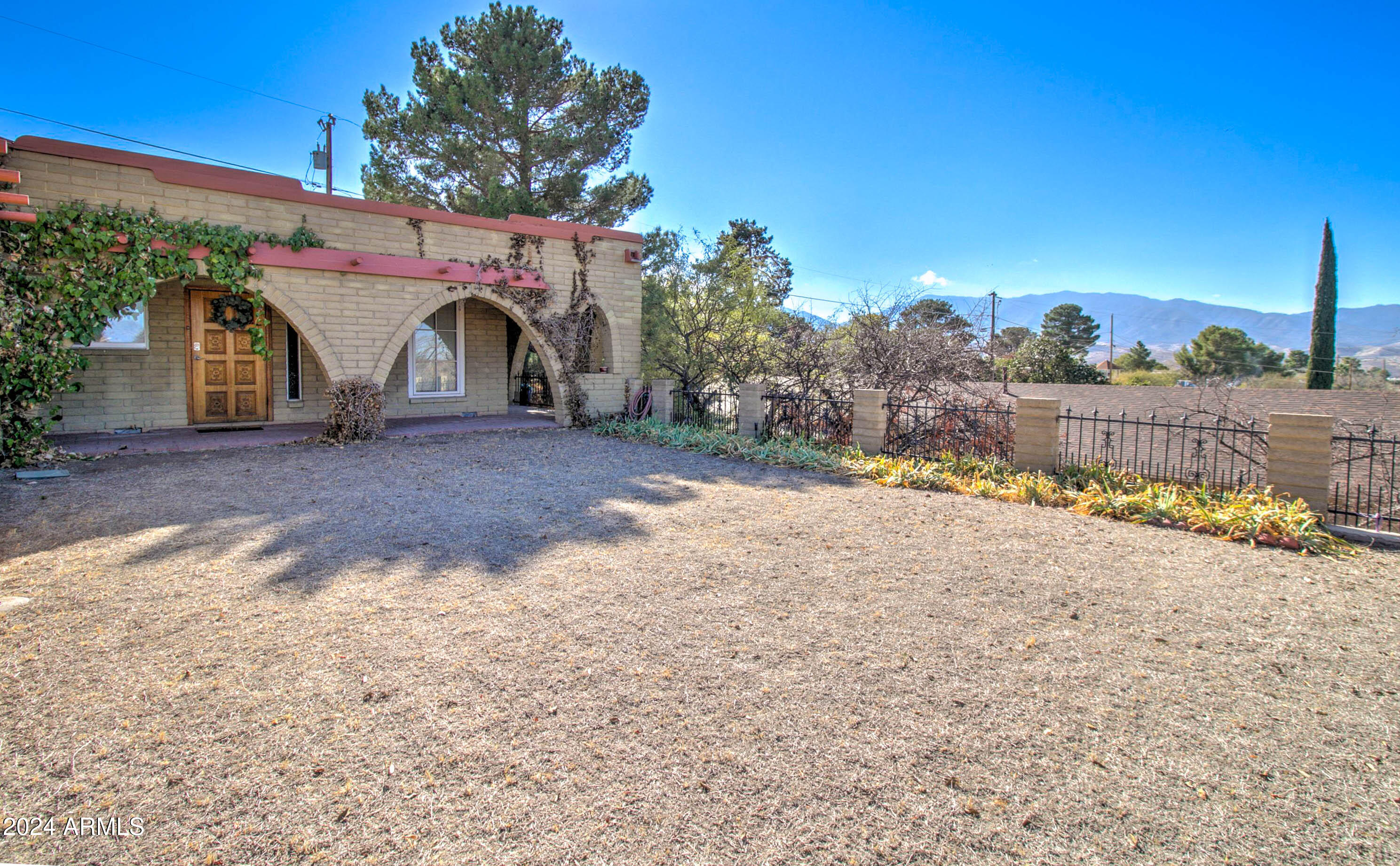 295 E HUNTER Drive