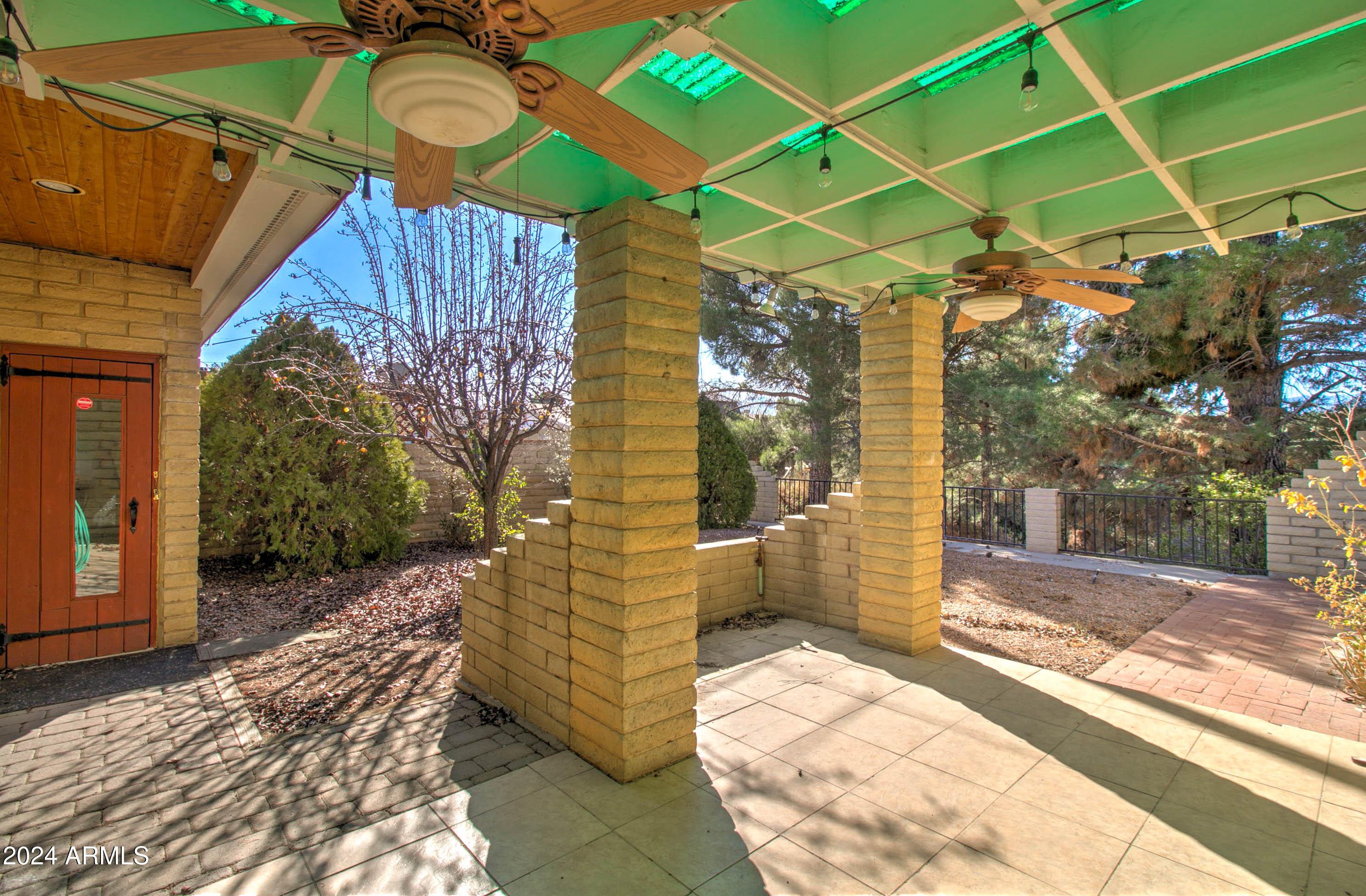 295 E HUNTER Drive