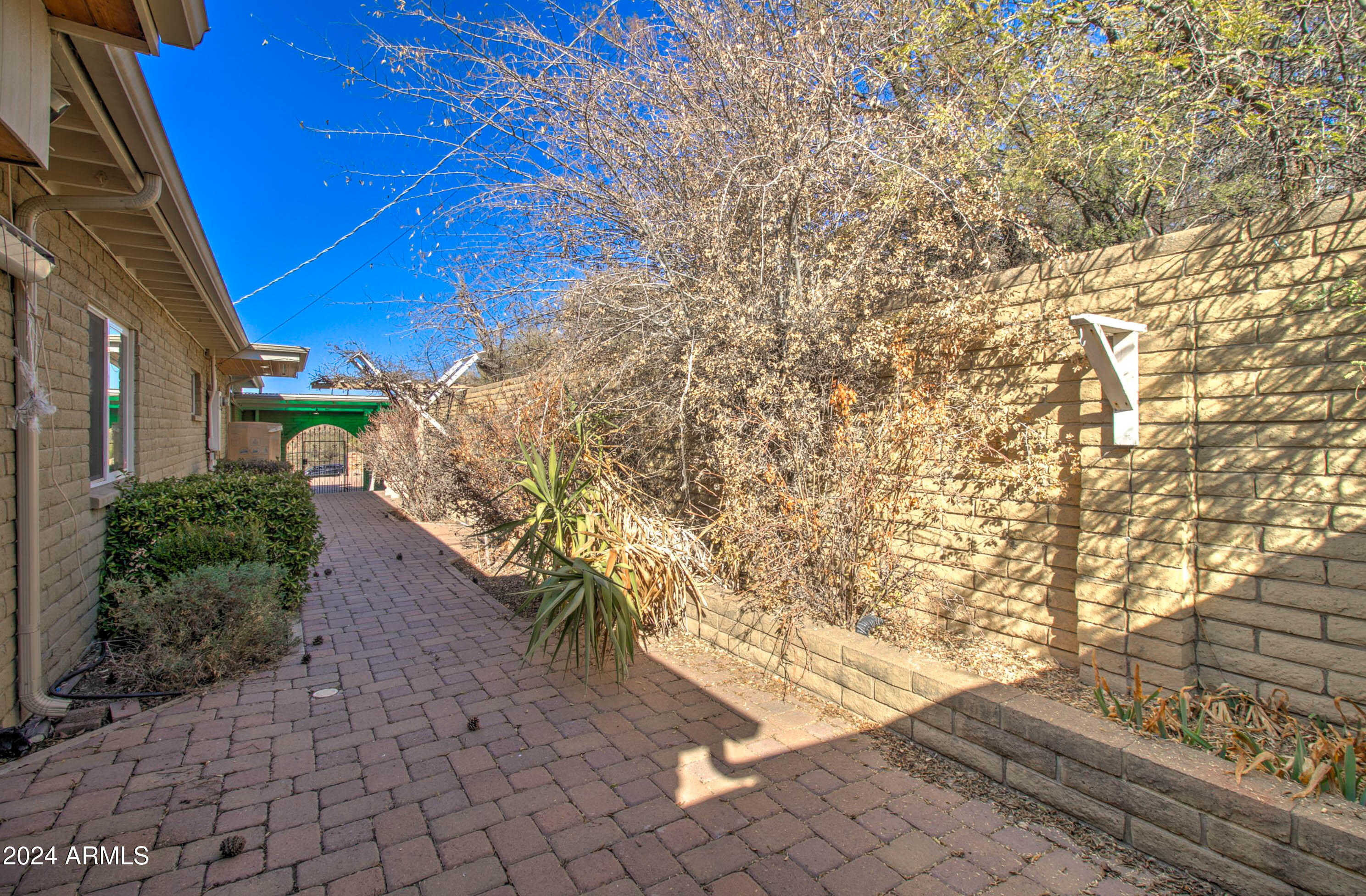 295 E HUNTER Drive