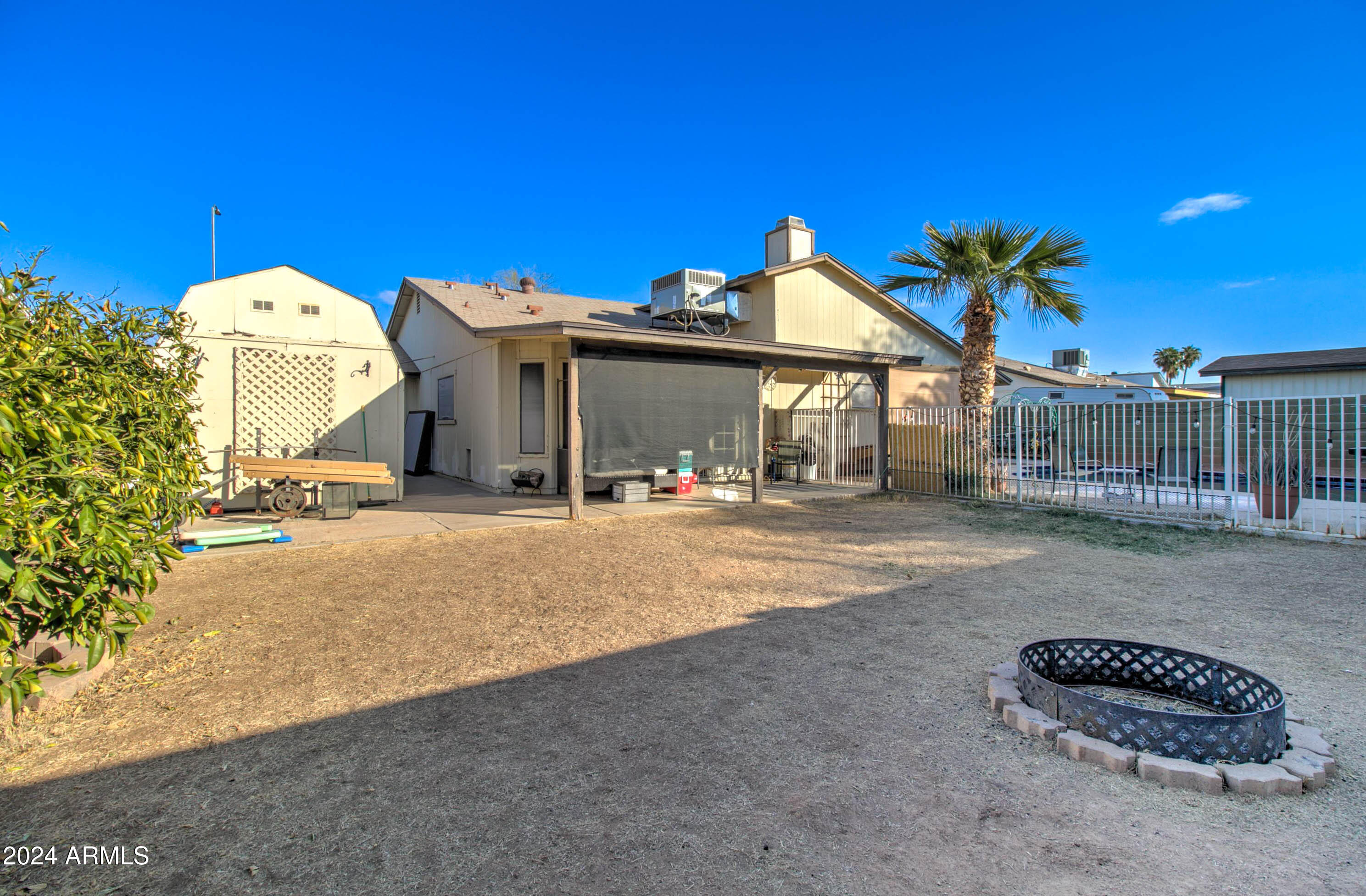 2421 E DRAGOON Avenue